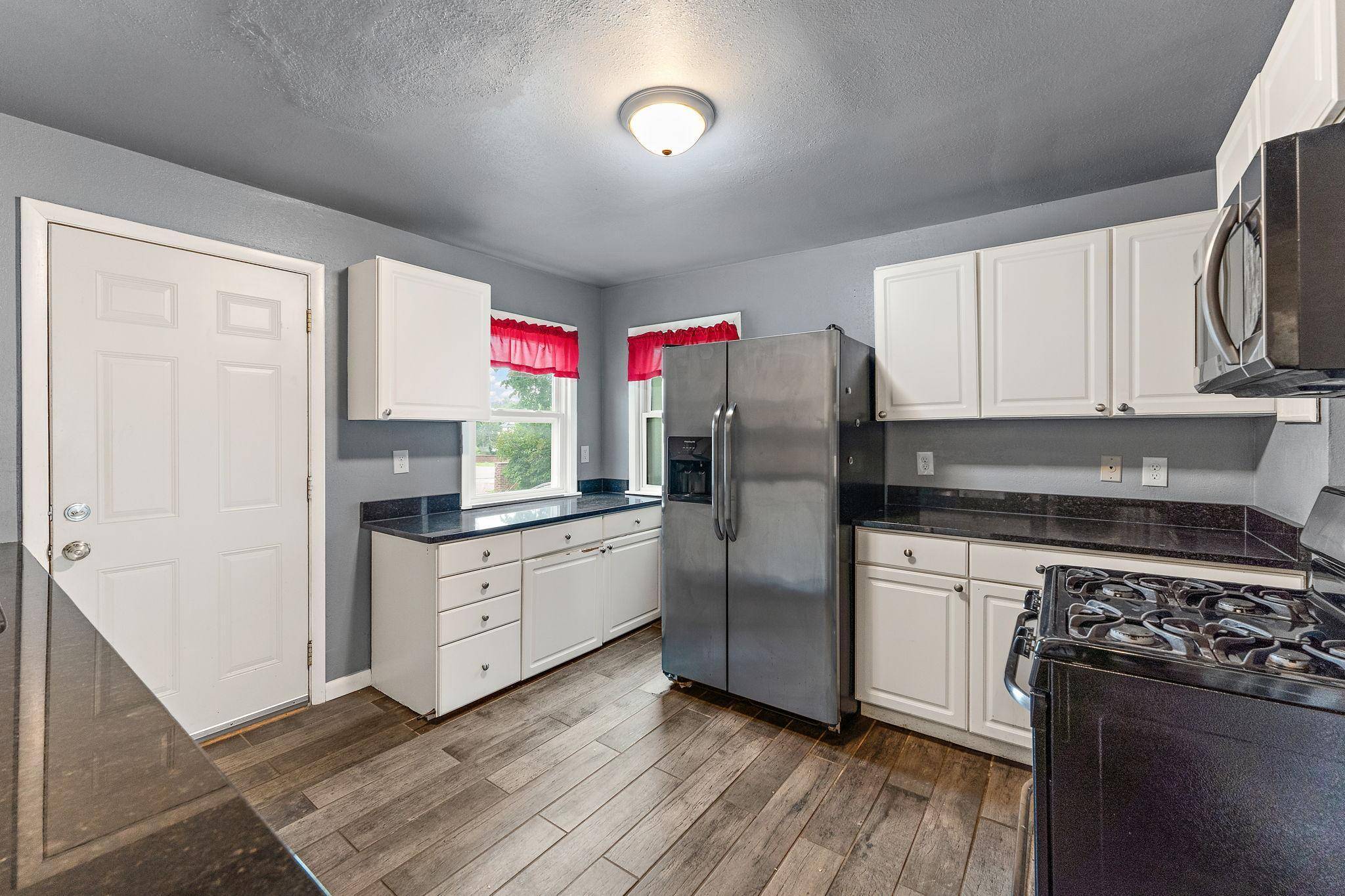 Saint Paul, MN 55104,984 Iglehart AVE