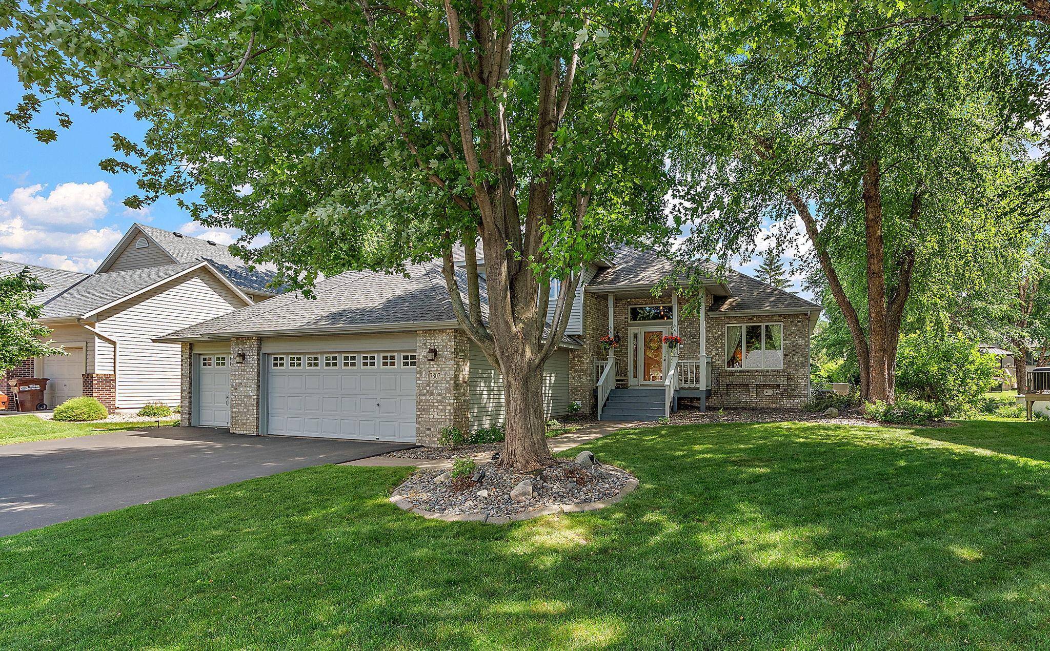 Oakdale, MN 55128,7807 21st ST N