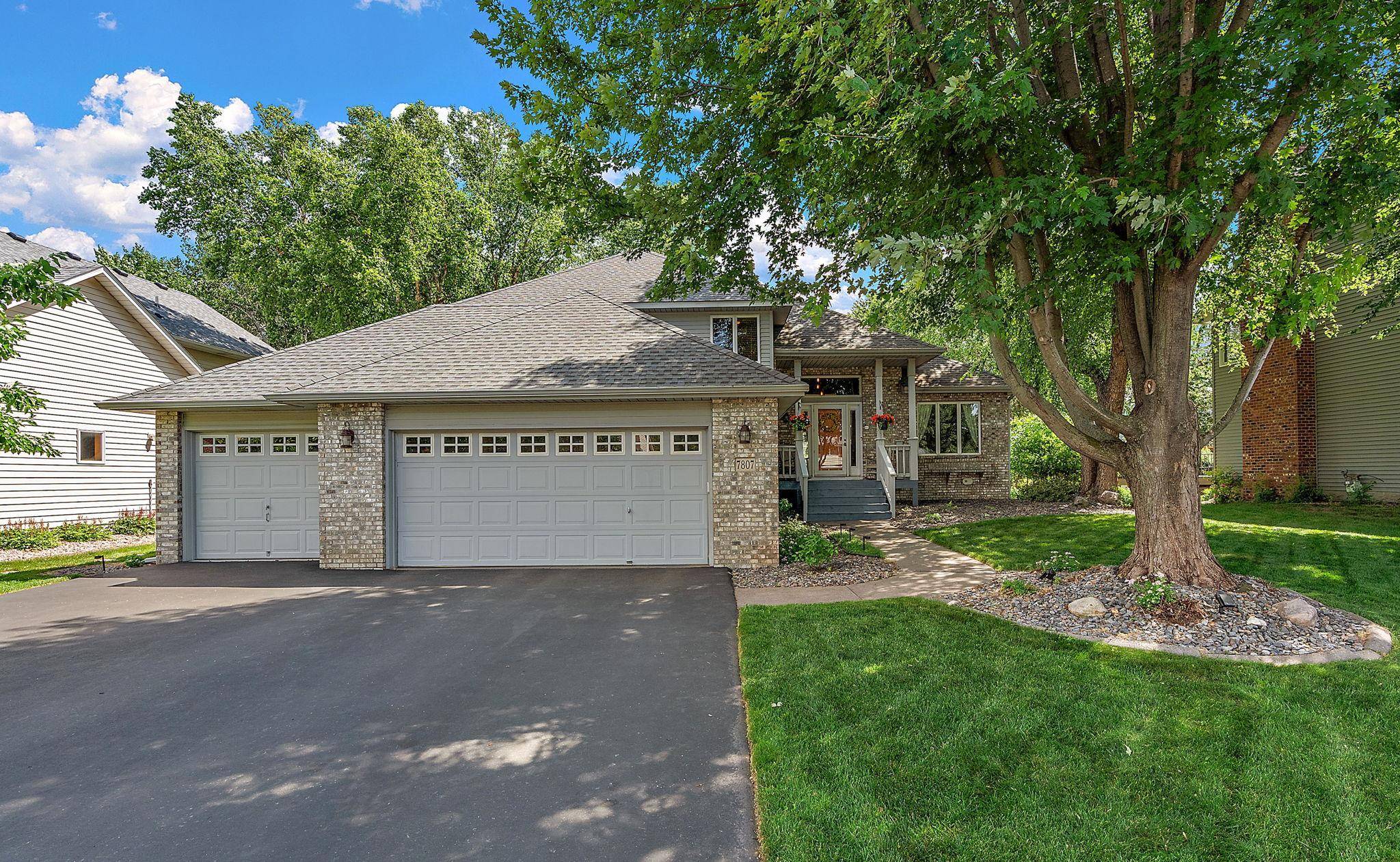 Oakdale, MN 55128,7807 21st ST N