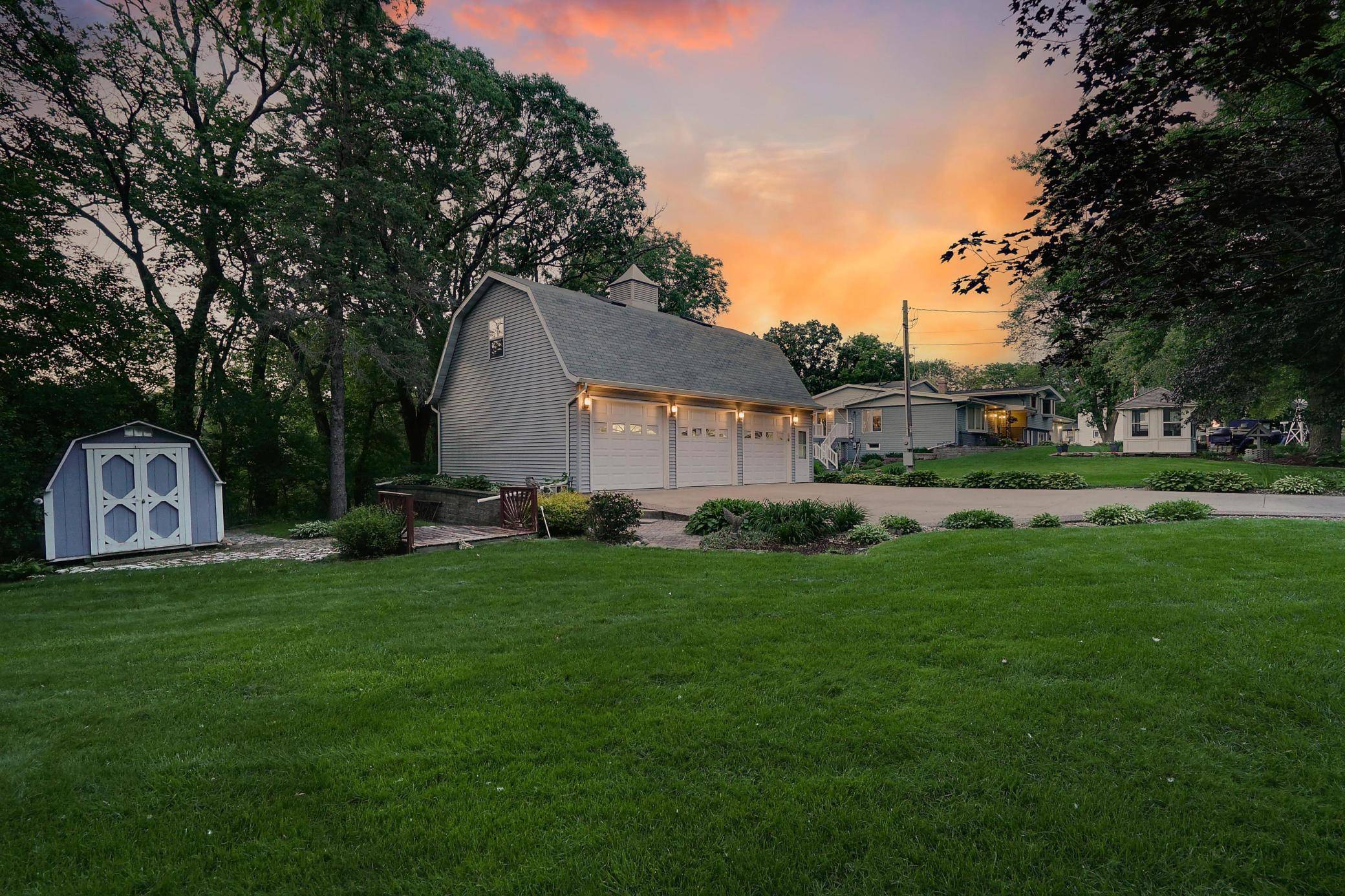 Kenyon, MN 55946,108 1st ST