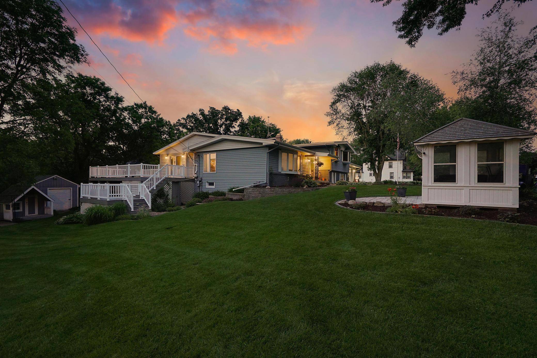 Kenyon, MN 55946,108 1st ST
