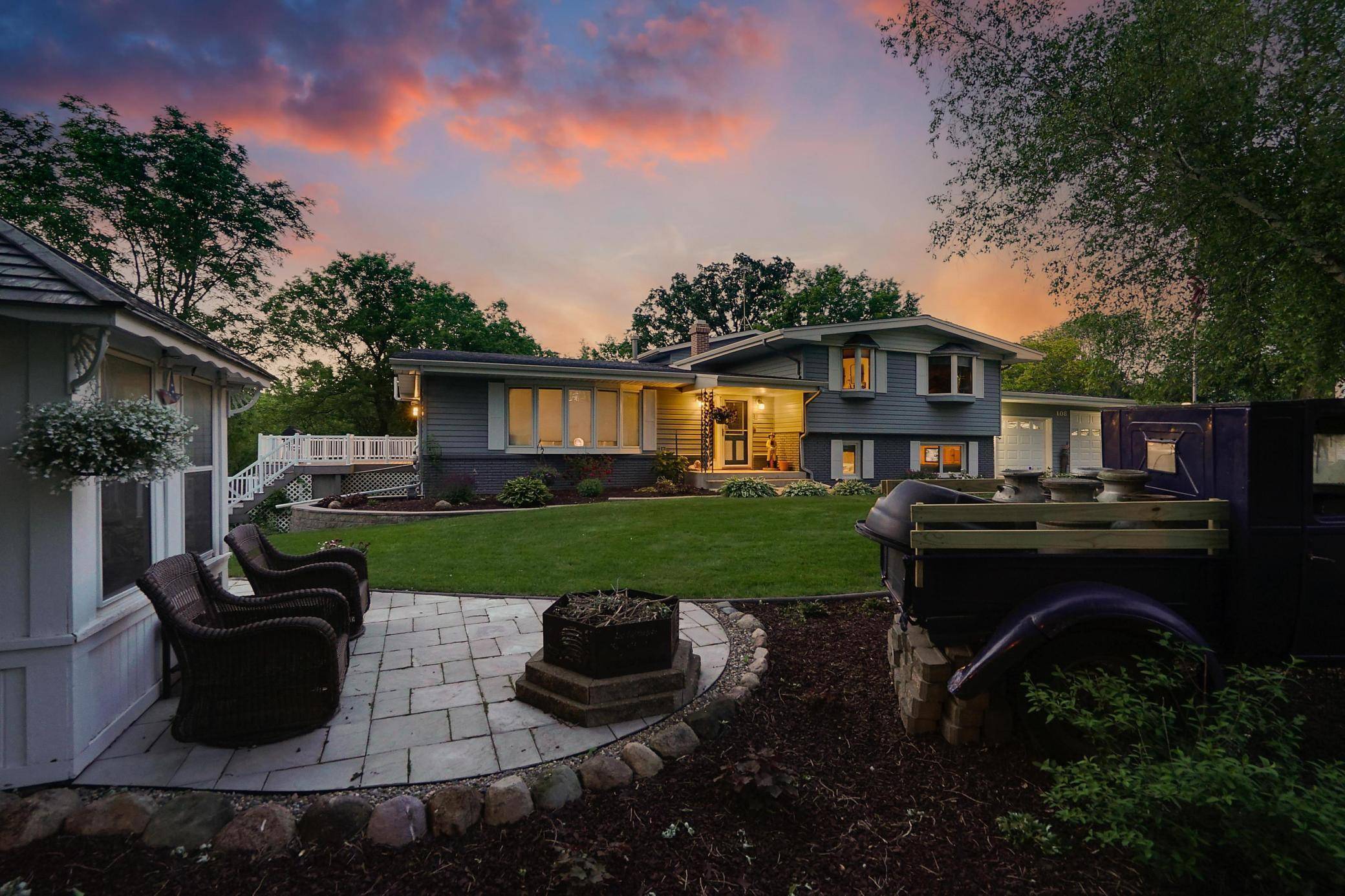 Kenyon, MN 55946,108 1st ST
