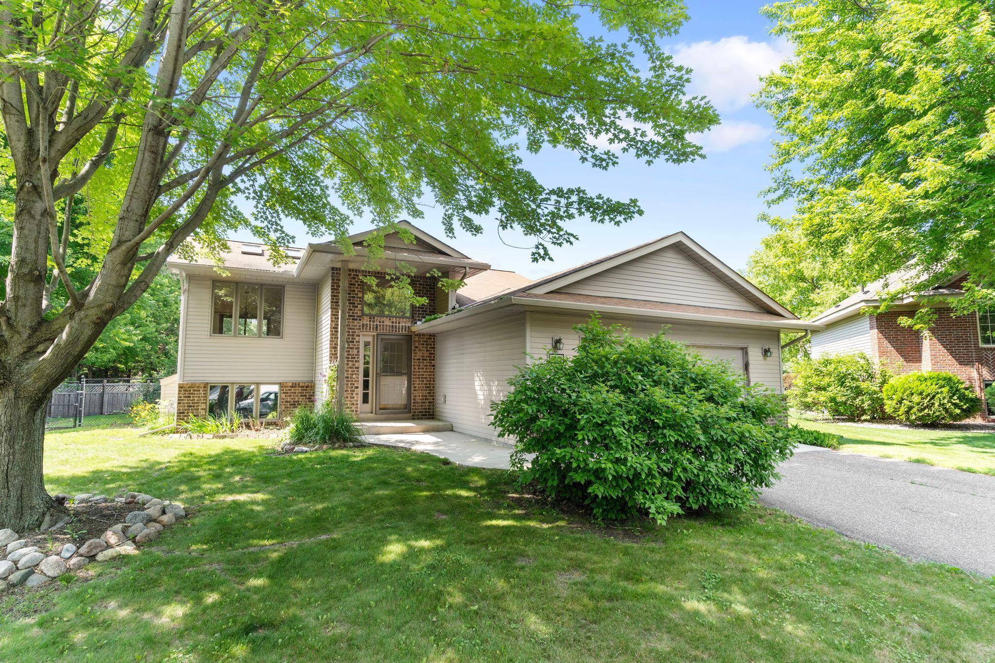 Victoria, MN 55386,8358 Mcknight CT