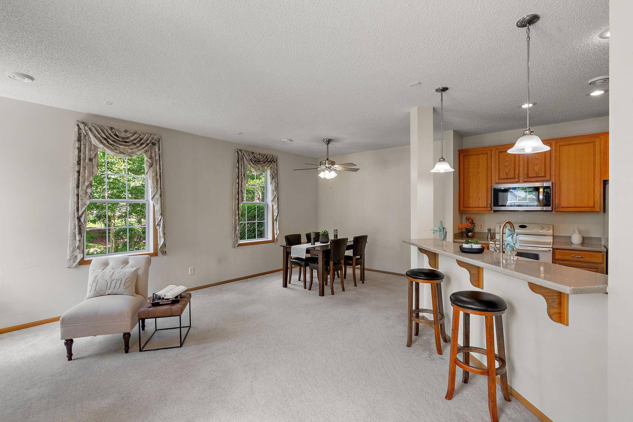 Woodbury, MN 55129,10794 Hawthorn TRL #A