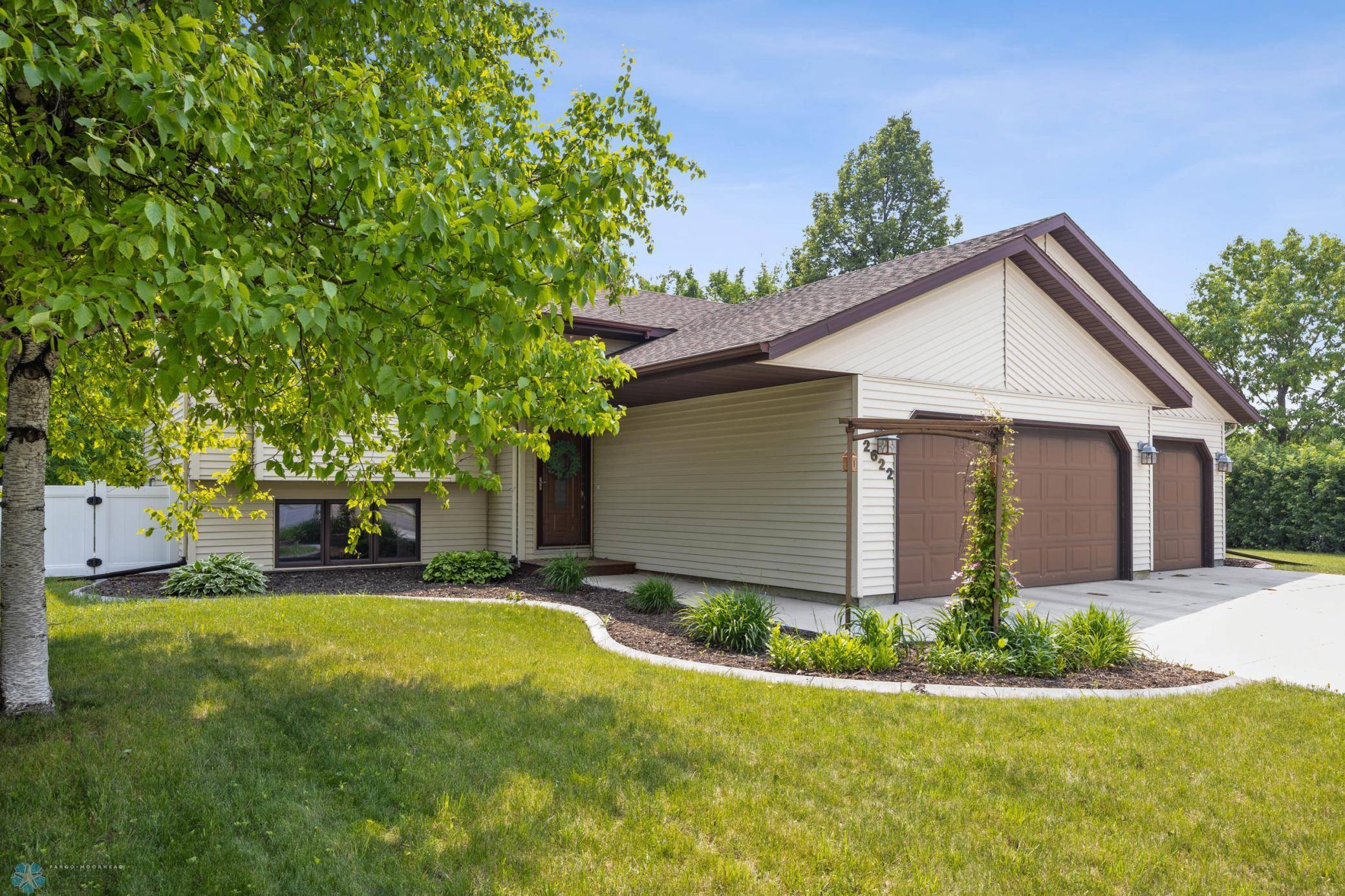 Fargo, ND 58104,2622 33rd AVE S