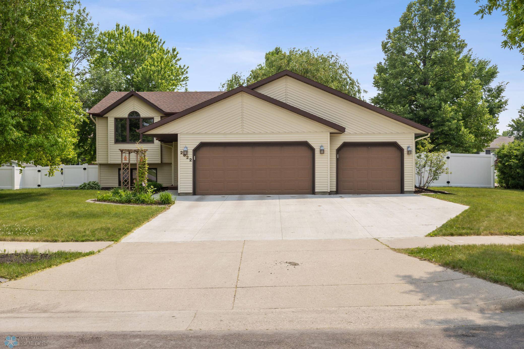 Fargo, ND 58104,2622 33rd AVE S