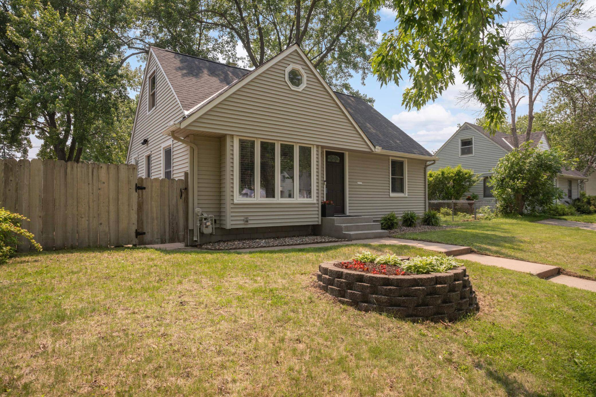 West Saint Paul, MN 55118,210 Westchester DR