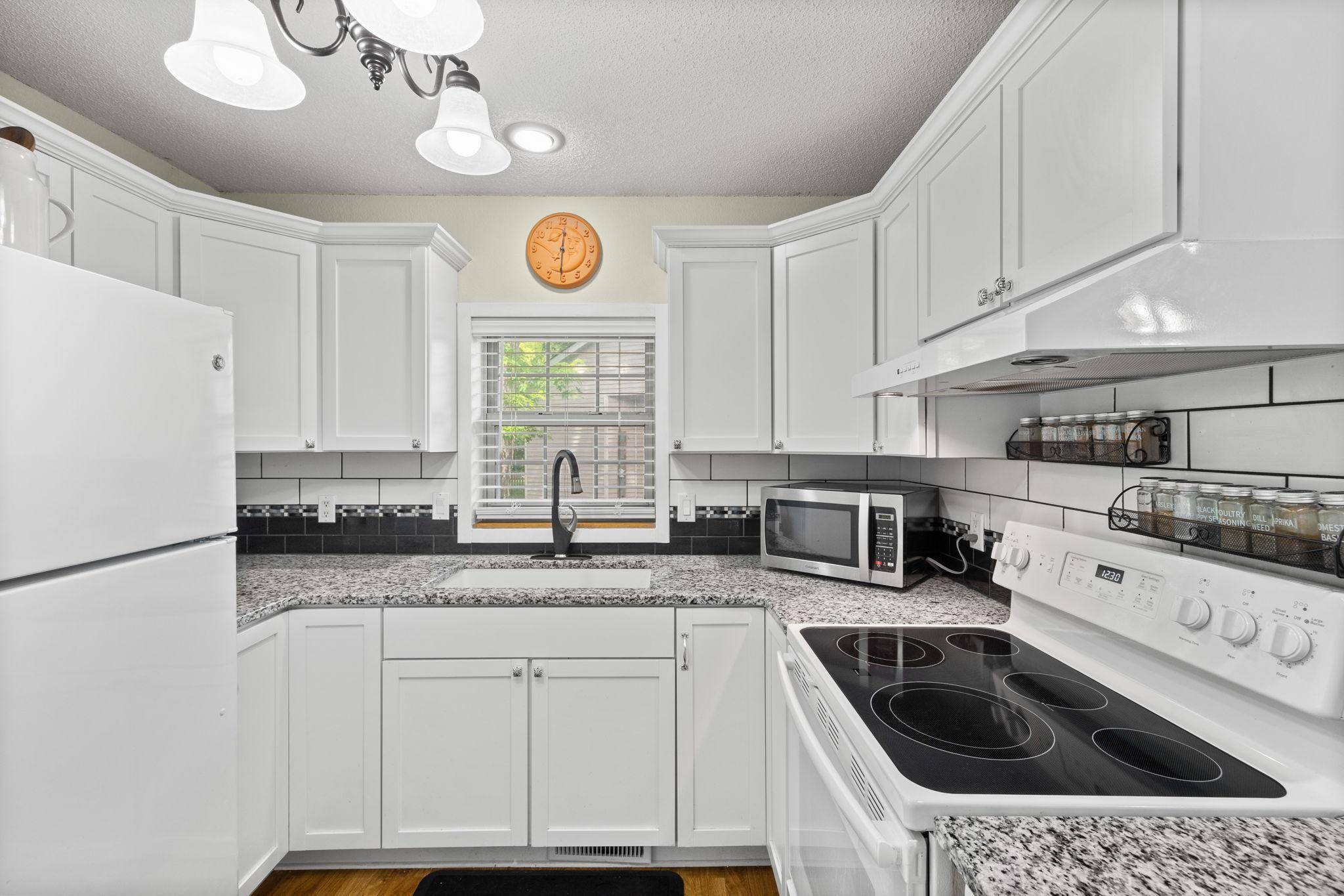 Hutchinson, MN 55350,124 Morningside DR NE