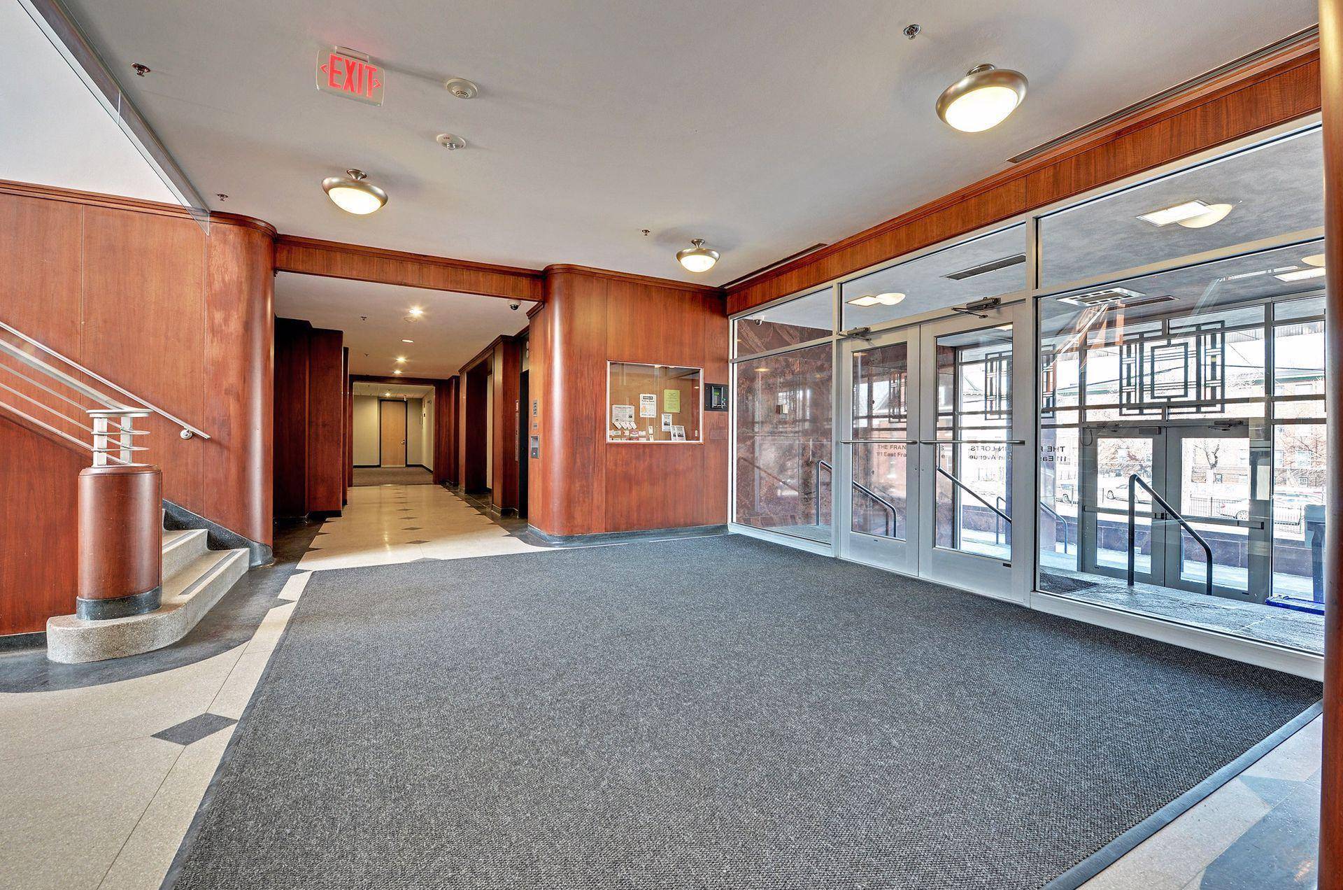 Minneapolis, MN 55404,111 E Franklin AVE #215