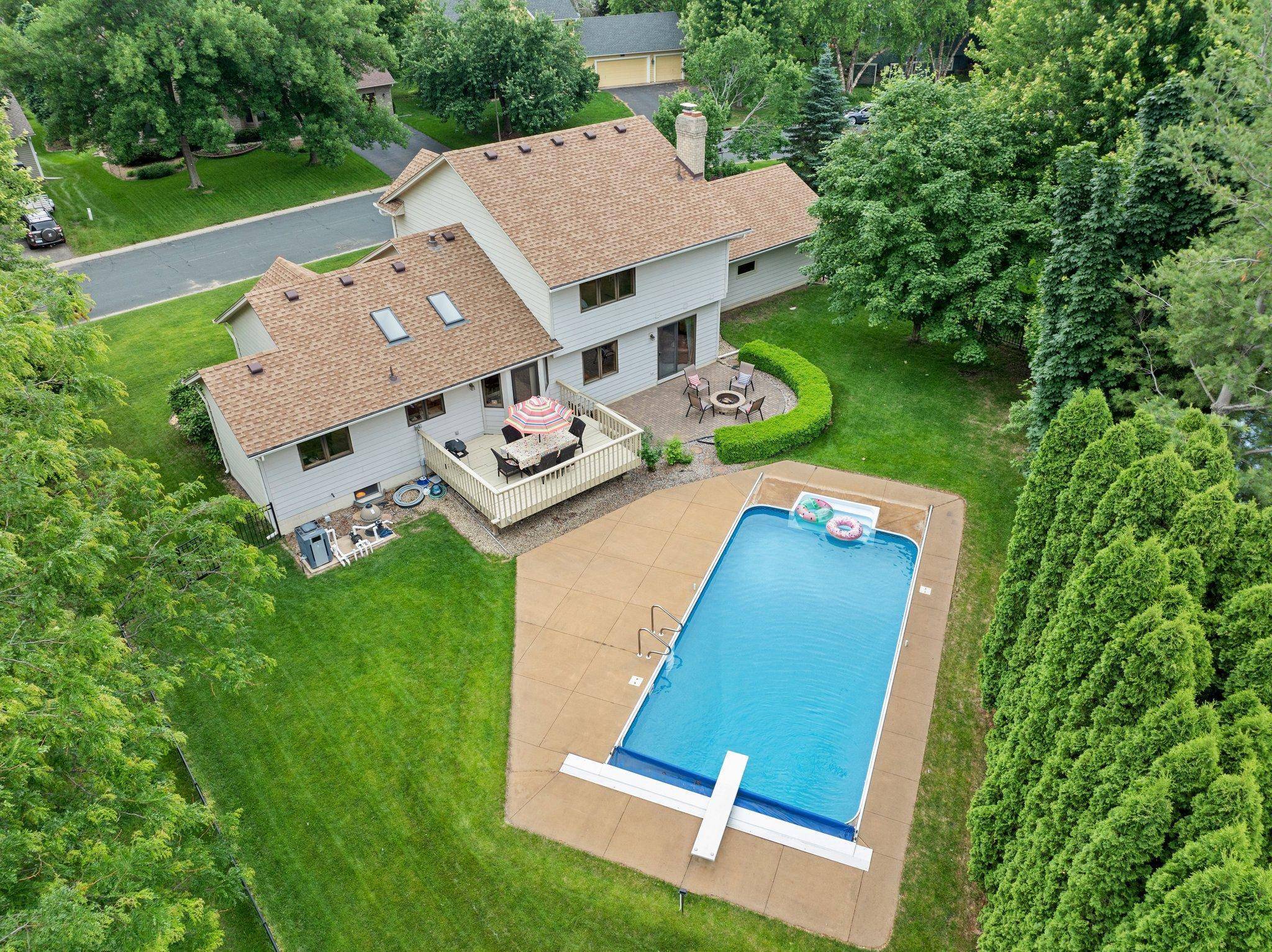 Eagan, MN 55123,4731 Hazeltine LN