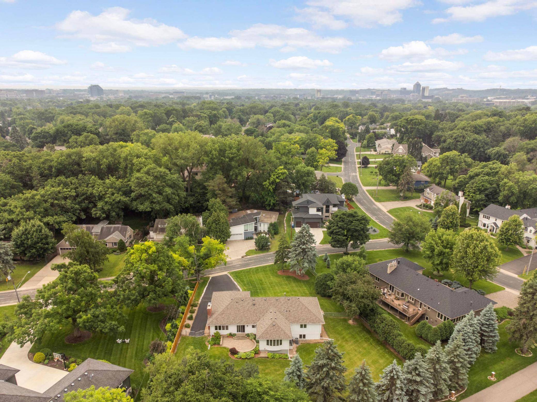 Edina, MN 55435,4524 Laguna Drive