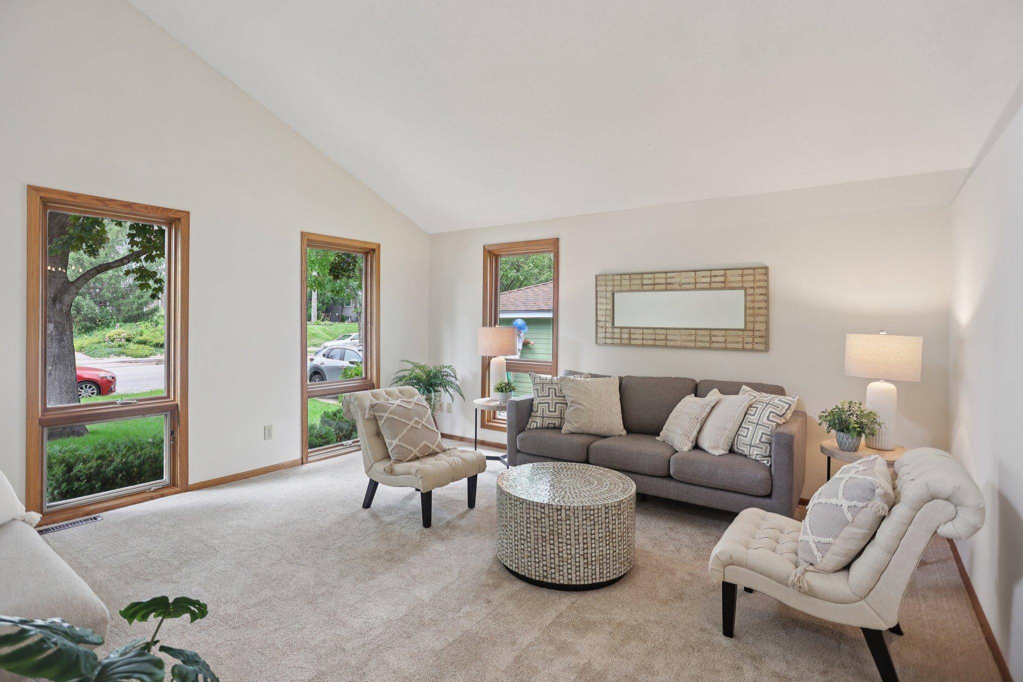 Minneapolis, MN 55410,4015 Zenith AVE S