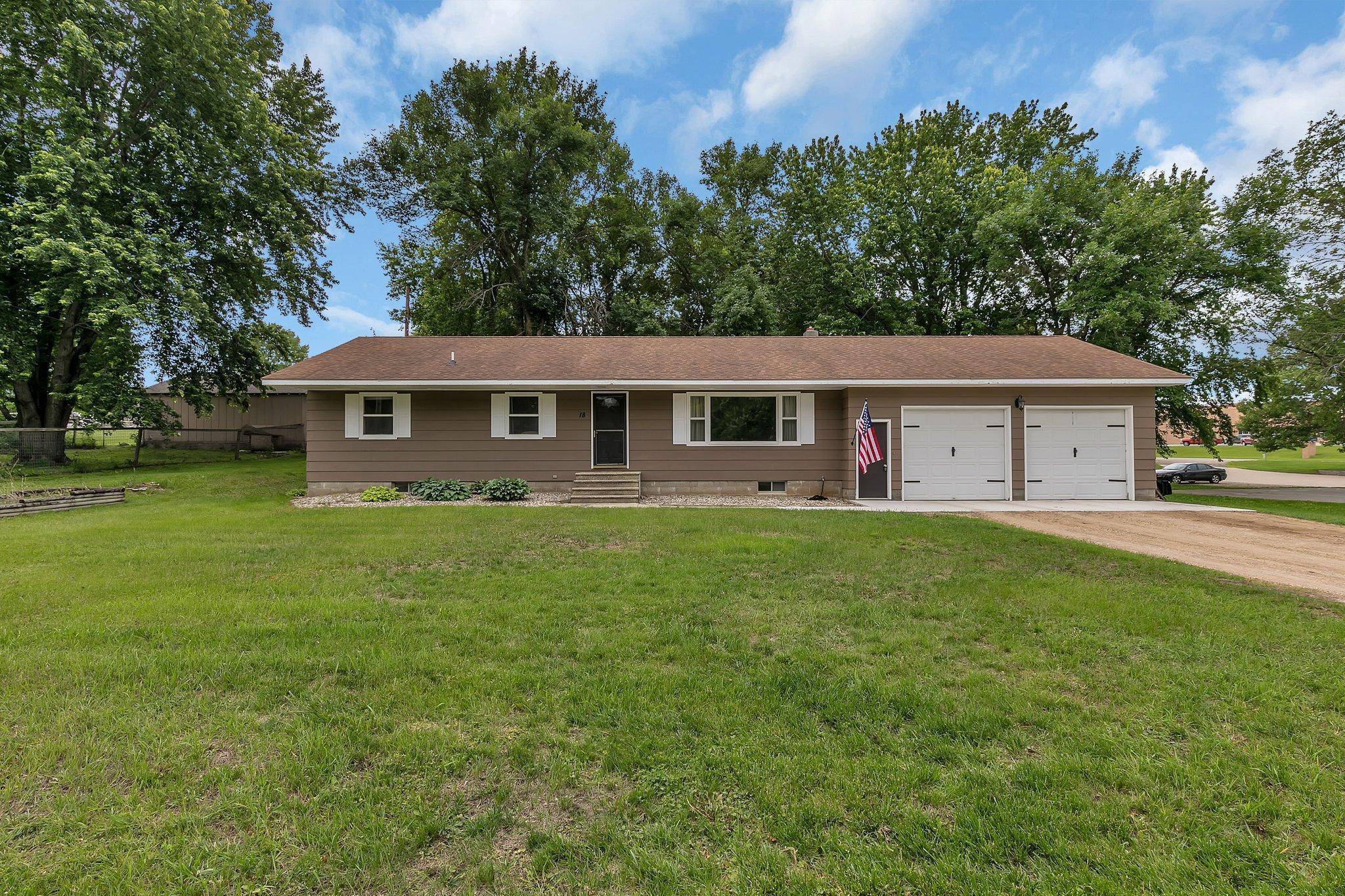 New London, MN 56273,18 4th AVE SE