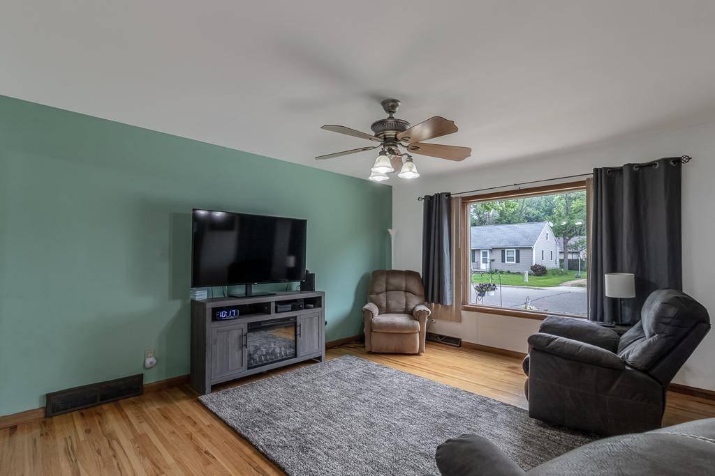 Mankato, MN 56001,1136 Highland AVE