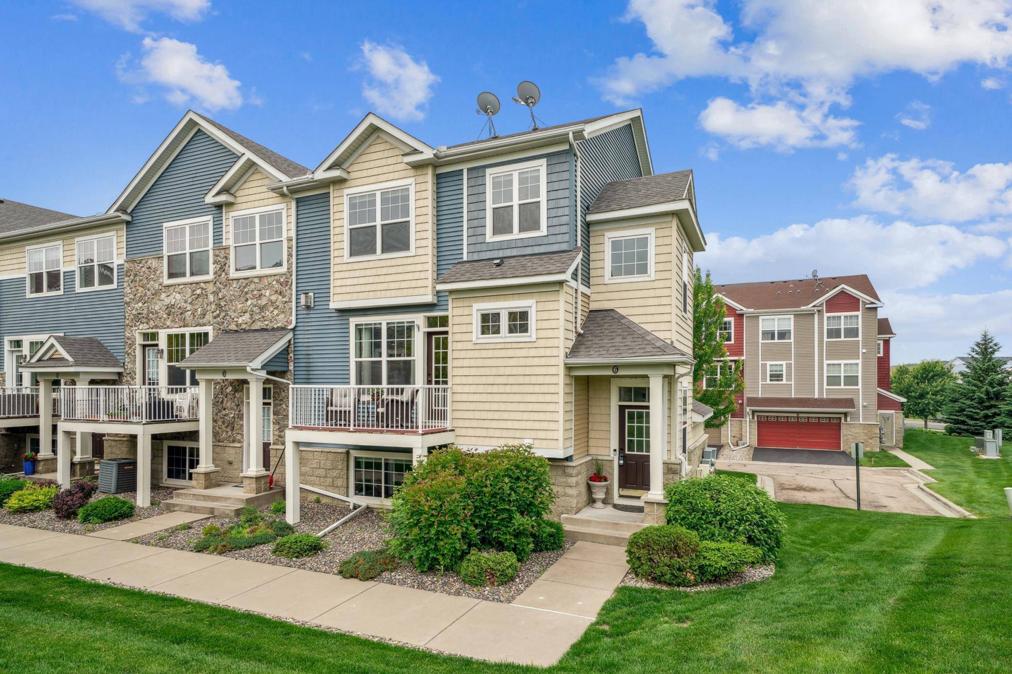 Chanhassen, MN 55317,1842 Colonial LN #6