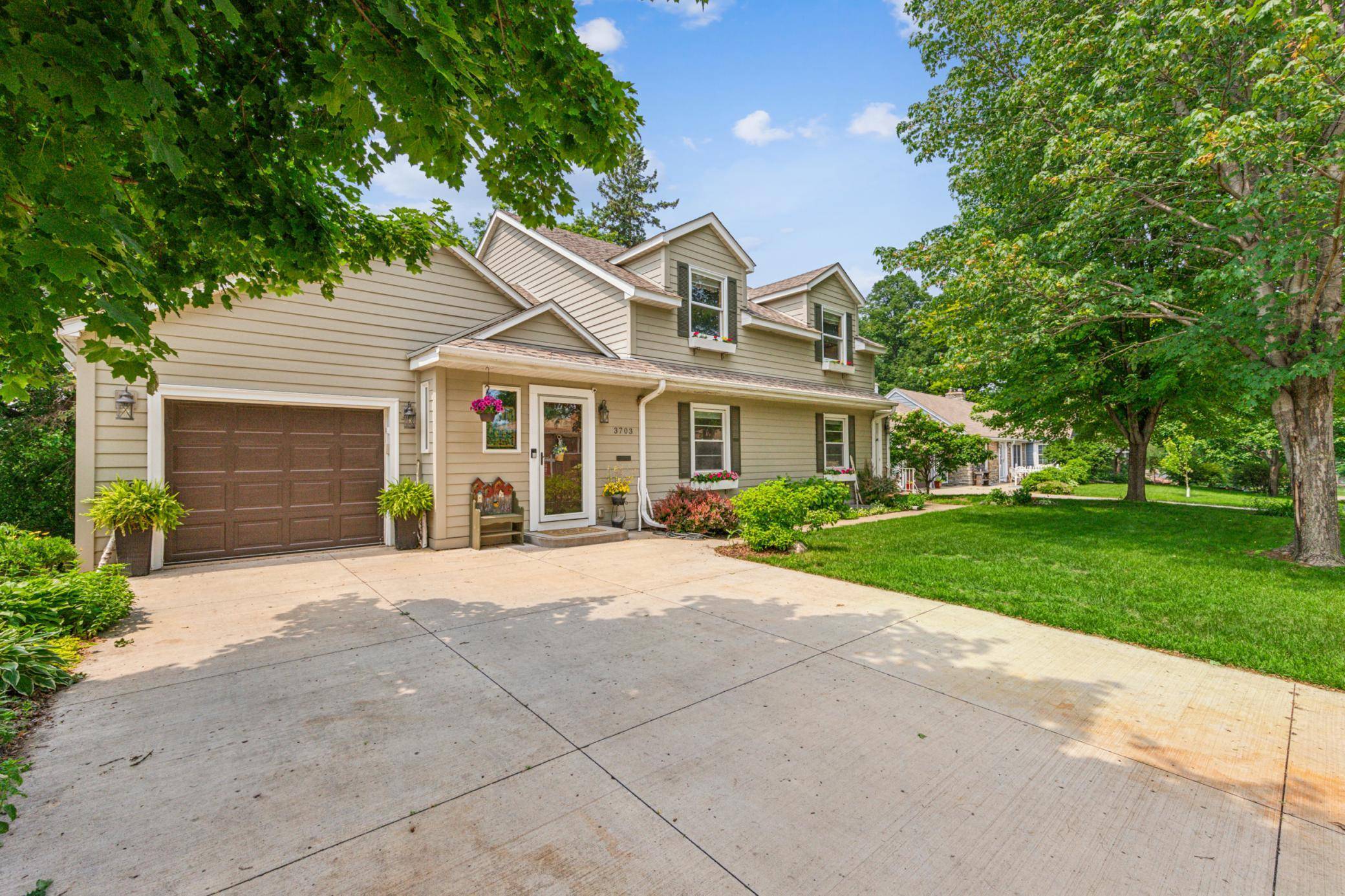 Robbinsdale, MN 55422,3703 Beard AVE N