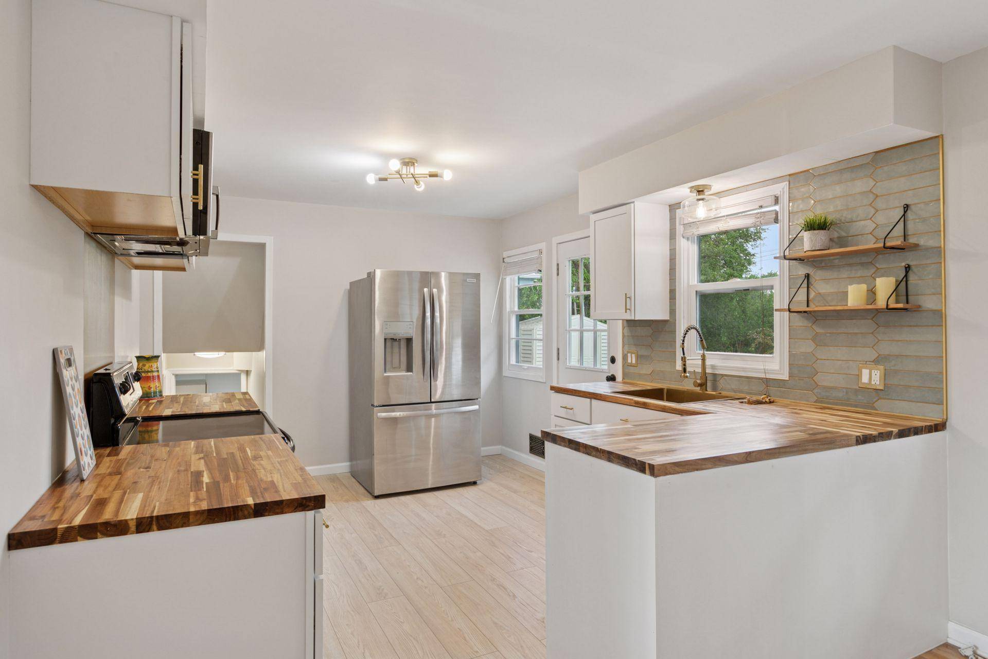 Fridley, MN 55432,565 57th AVE NE