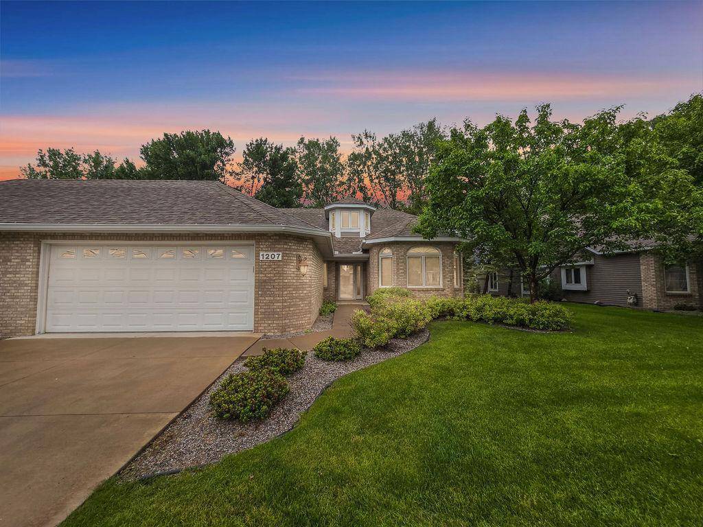 Shoreview, MN 55126,1207 Silverthorn CT