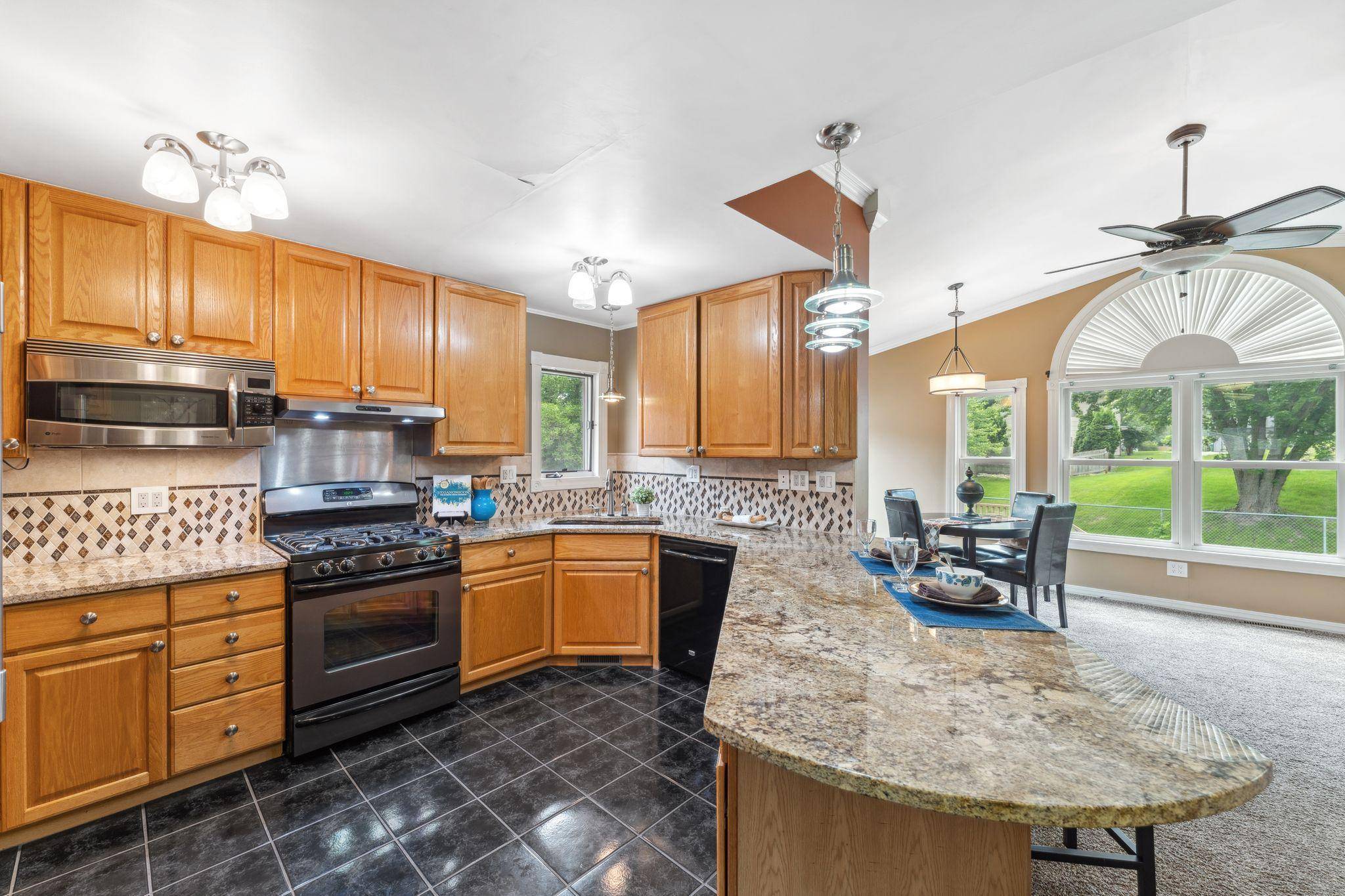 Maple Grove, MN 55369,6636 Lancaster LN N