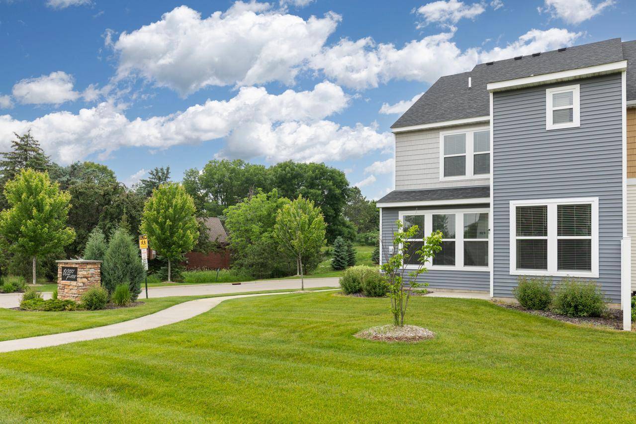Chanhassen, MN 55317,732 Wildflower LN