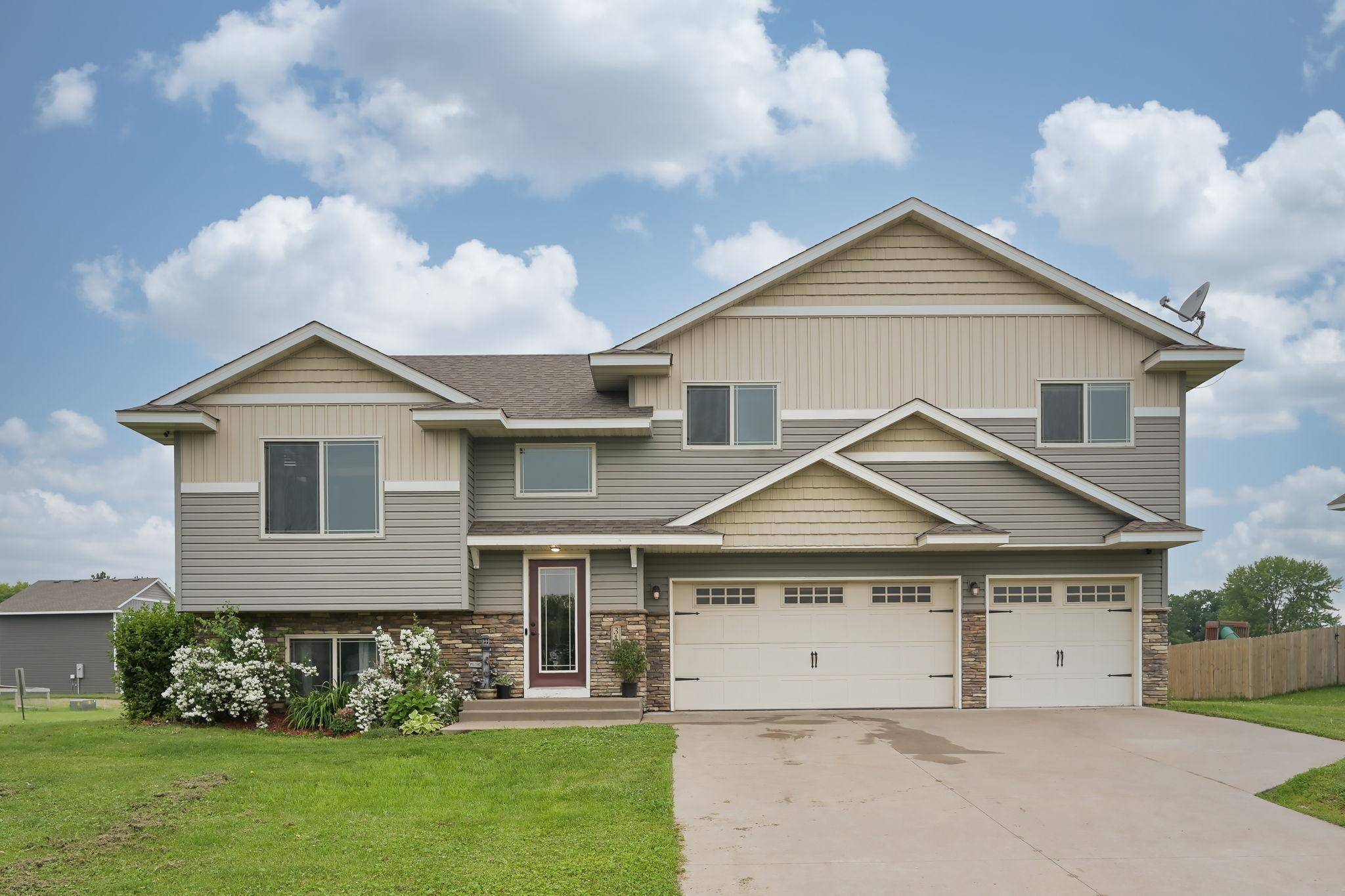Rush City, MN 55069,315 N Benet AVE