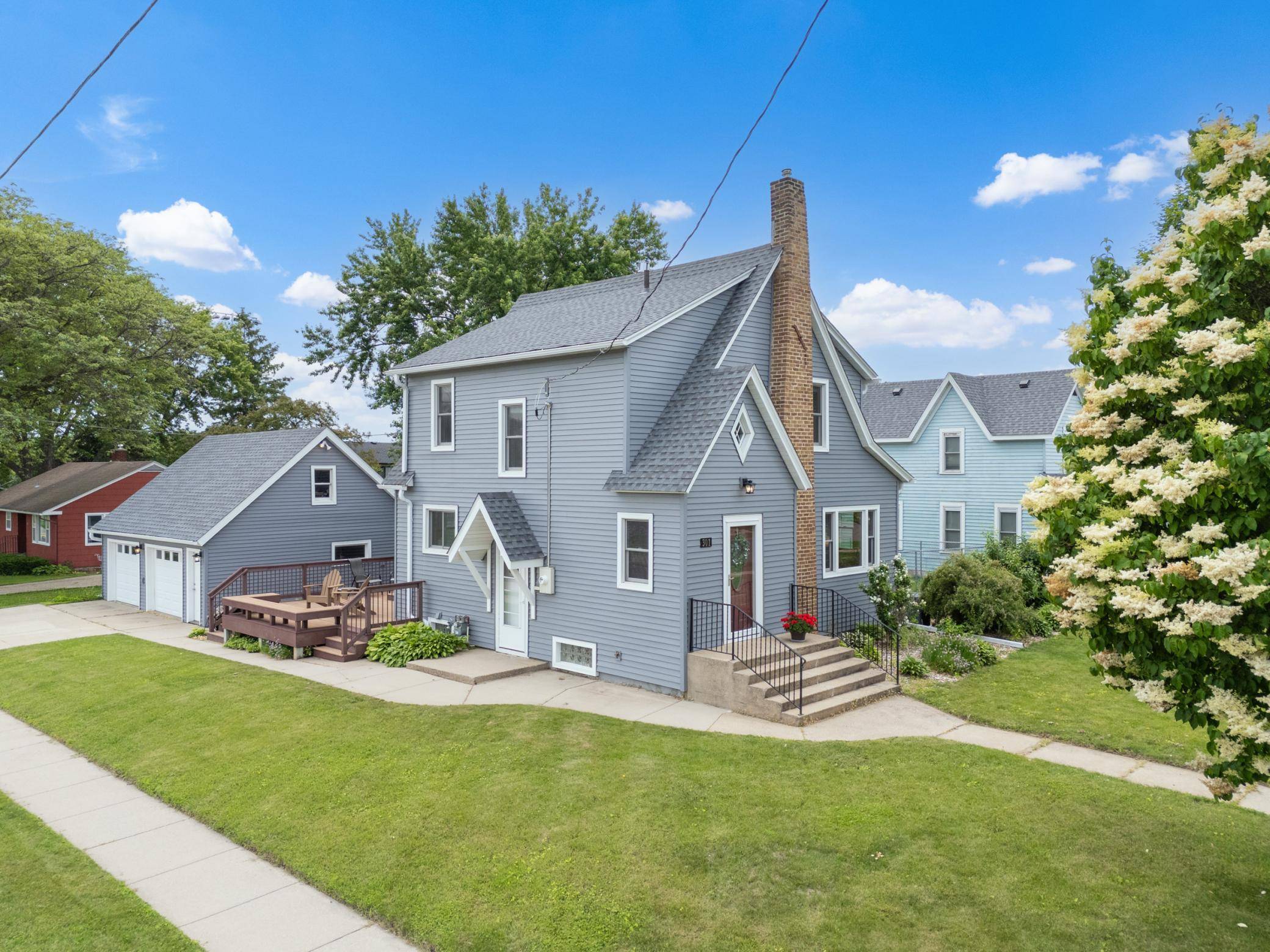 Pine Island, MN 55963,301 2nd AVE SE