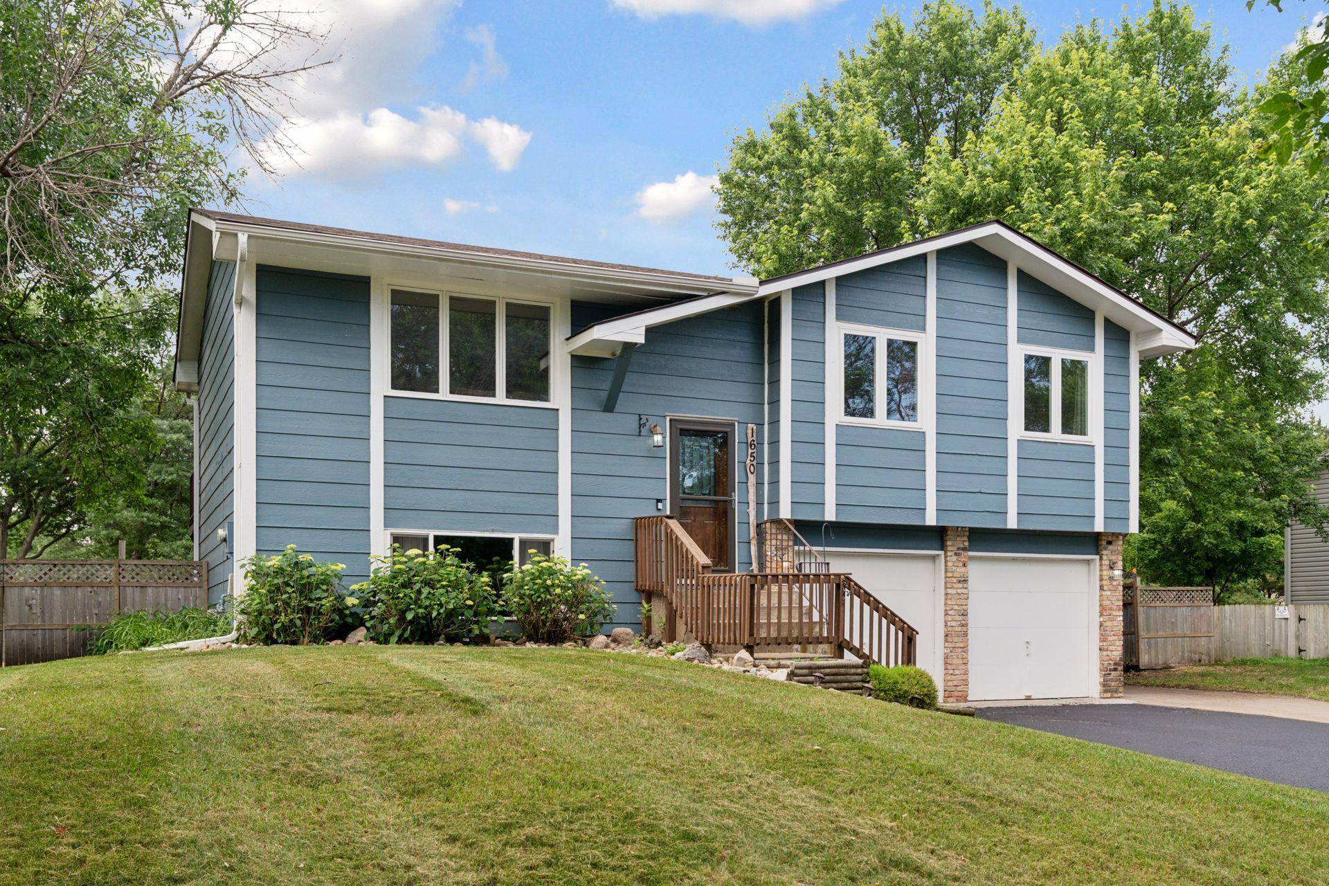 Coon Rapids, MN 55433,1650 107th AVE NW