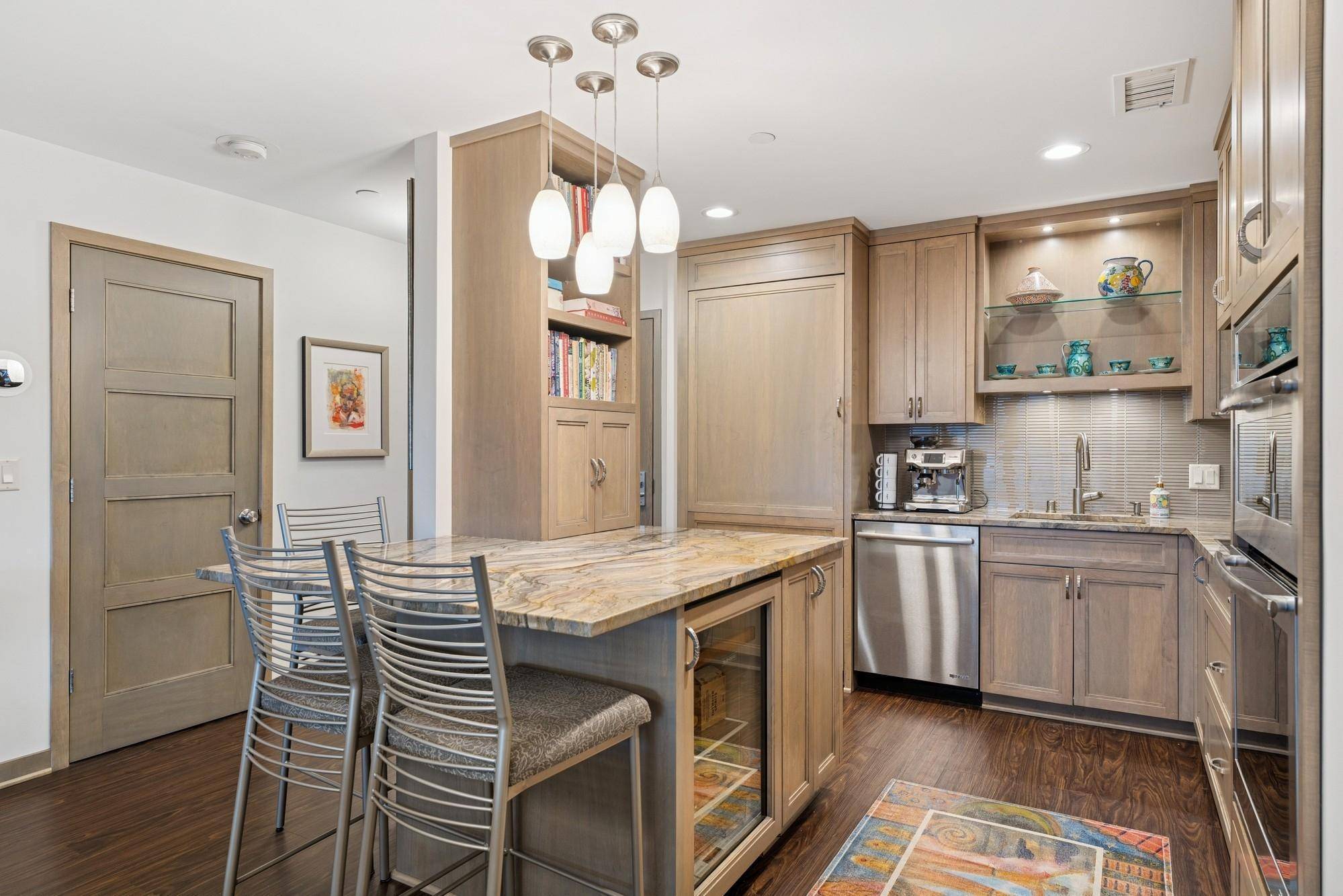 Minneapolis, MN 55414,100 2nd ST SE #604
