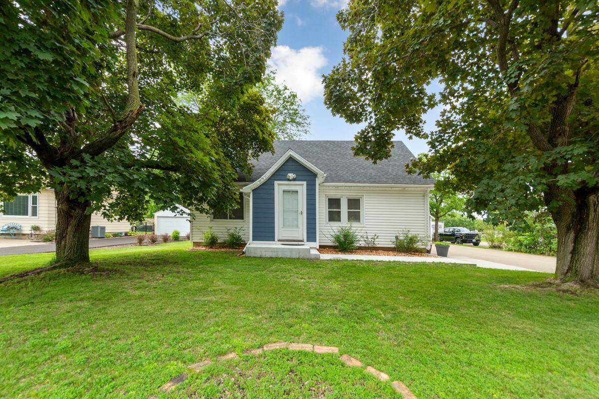 Faribault, MN 55021,2004 4th ST NW