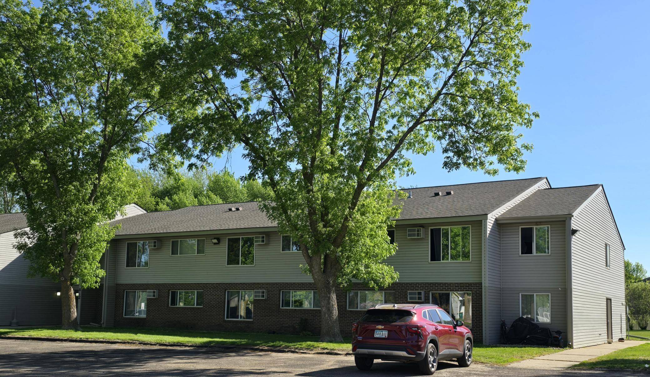 Jackson, MN 56143,808 Hills AVE #S104