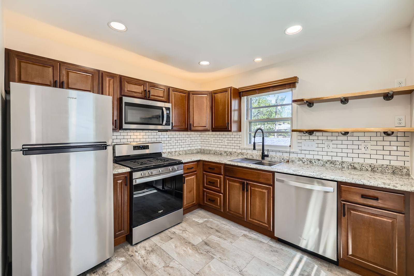 Robbinsdale, MN 55422,4316 Grimes AVE N
