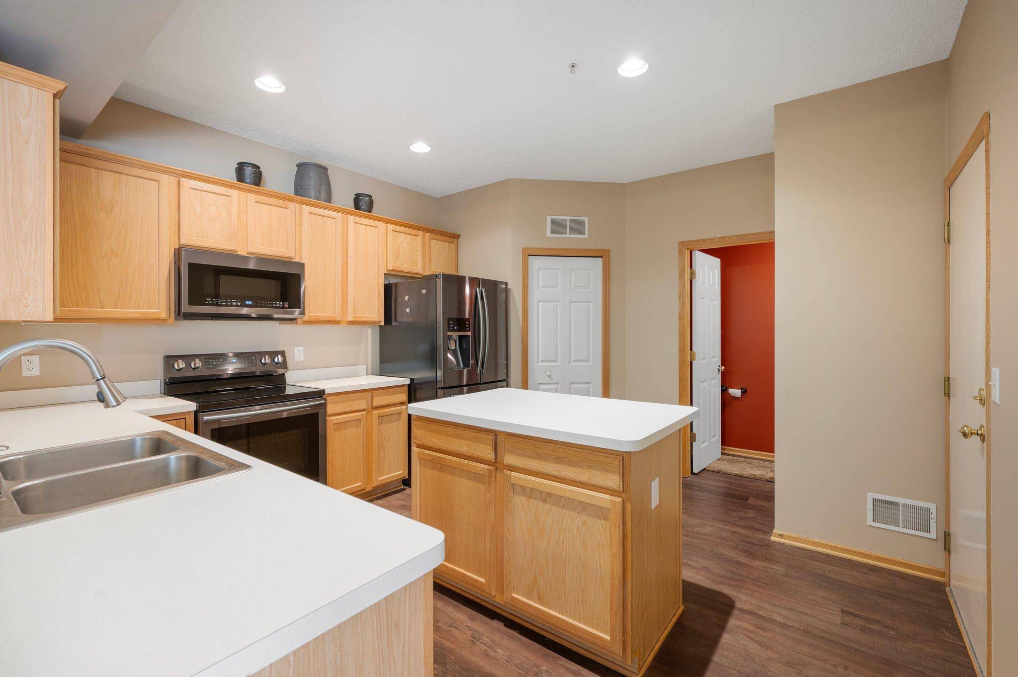 Blaine, MN 55449,1471 111th DR NE #B