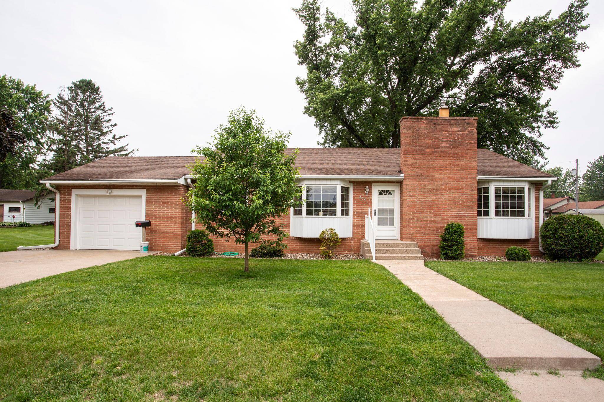 Prescott, WI 54021,275 Court ST S