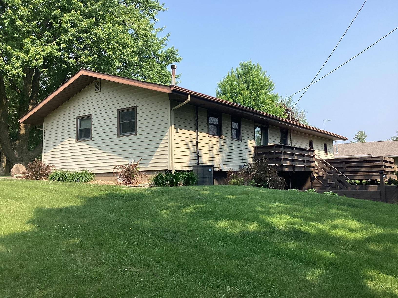Albert Lea, MN 56007,1113 Rosehill DR