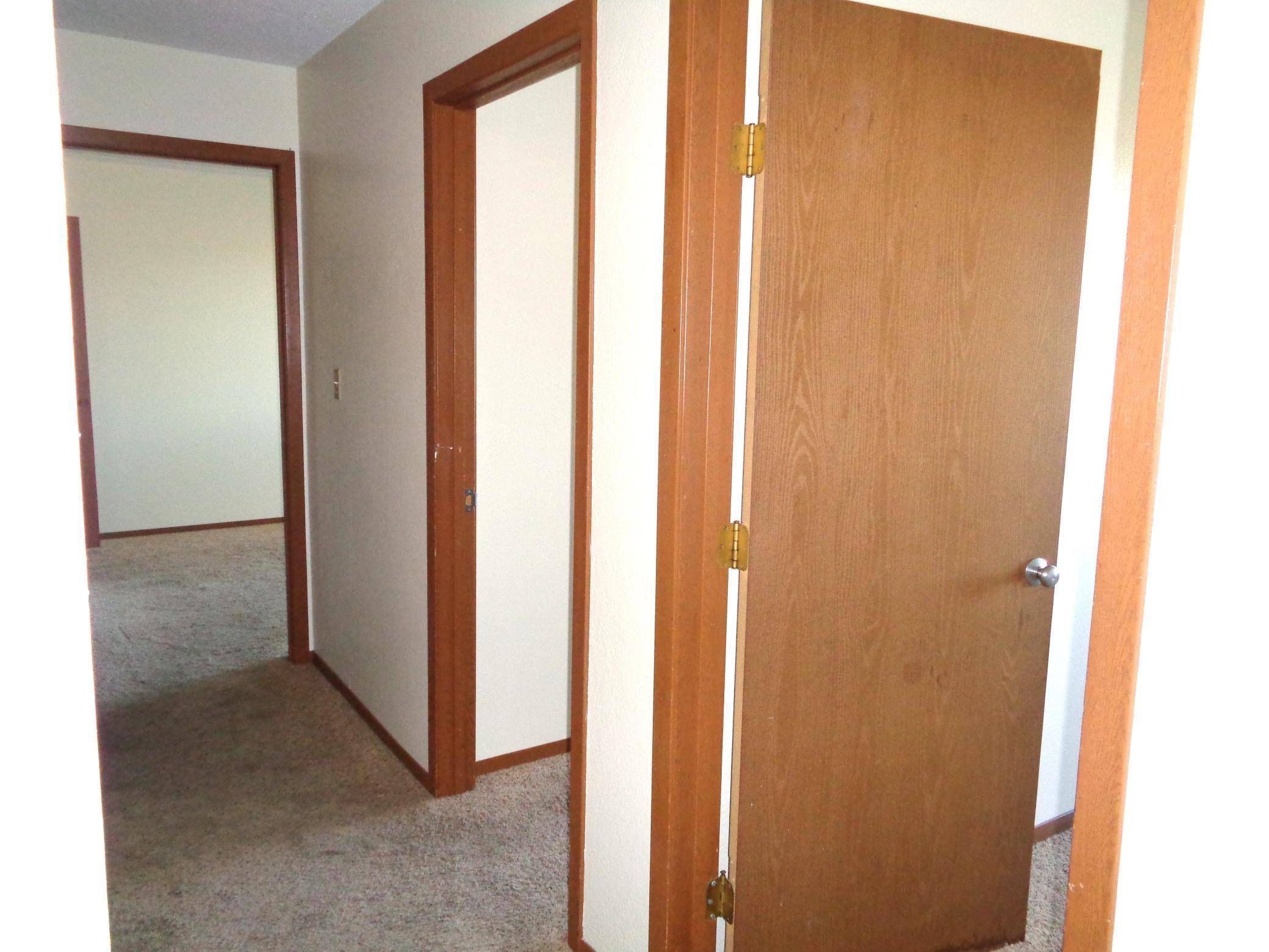 Fairmont, MN 56031,910 Hengen ST #401