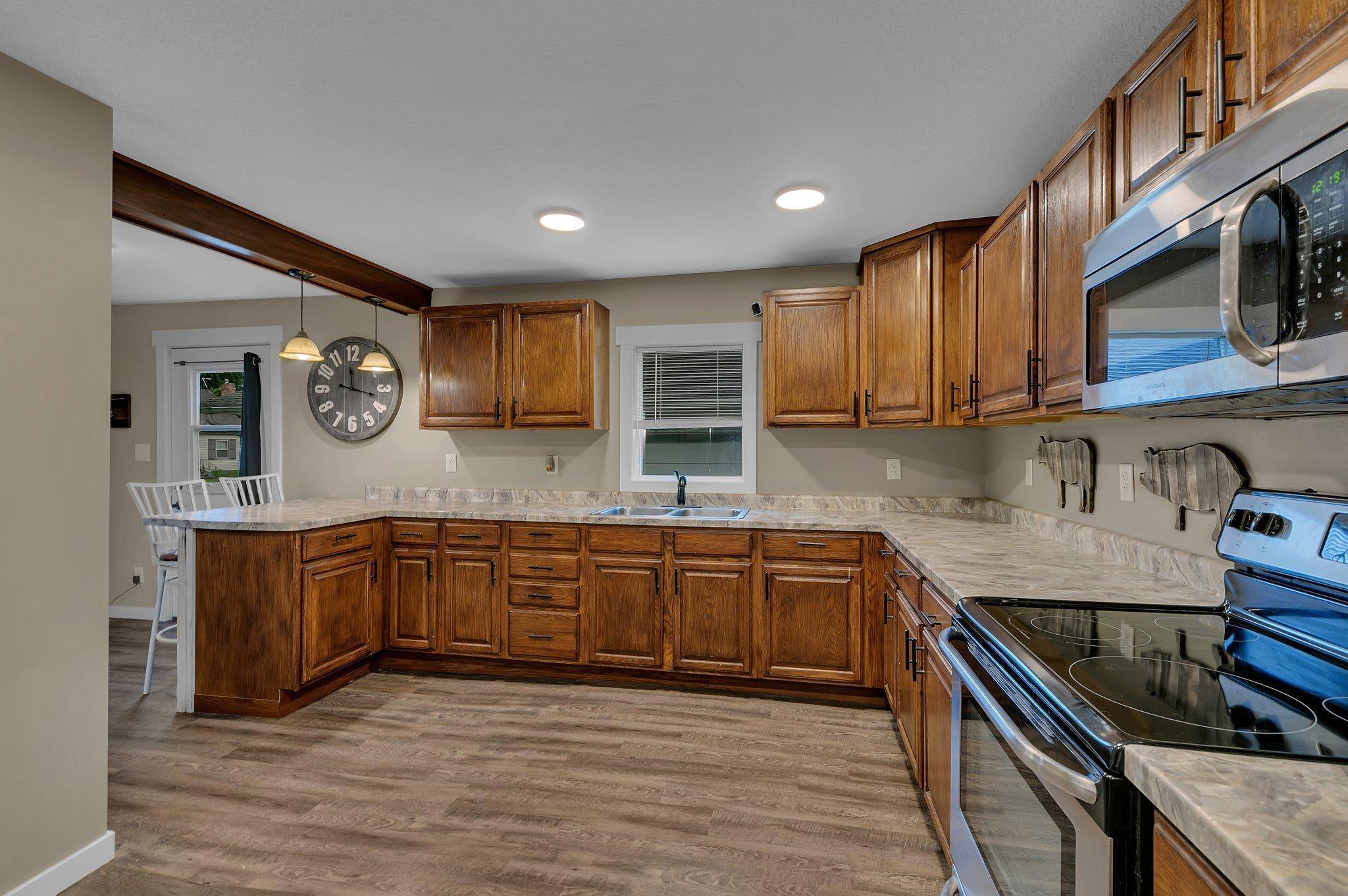 Sauk Centre, MN 56378,712 4th ST S