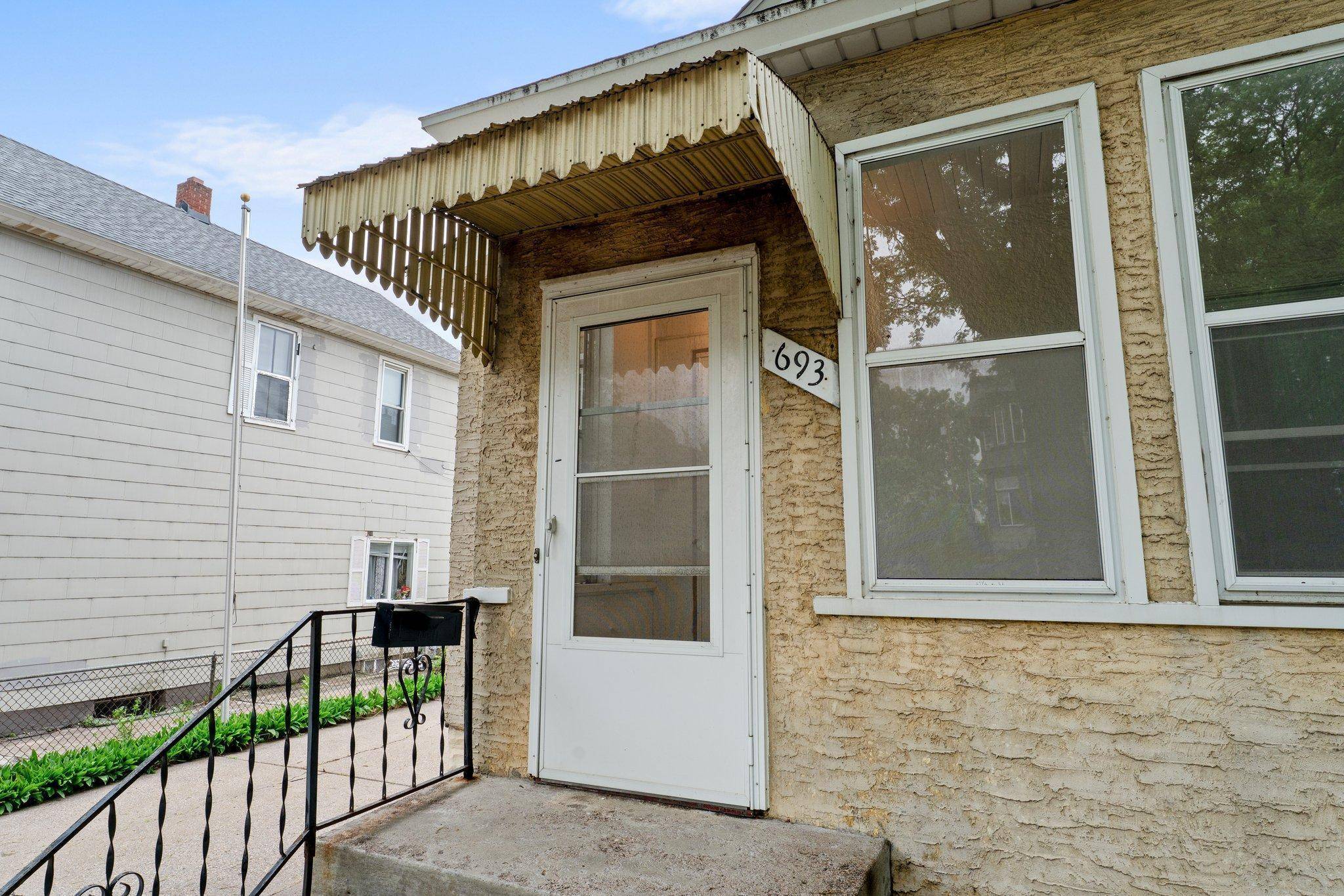 Saint Paul, MN 55130,693 Bedford ST