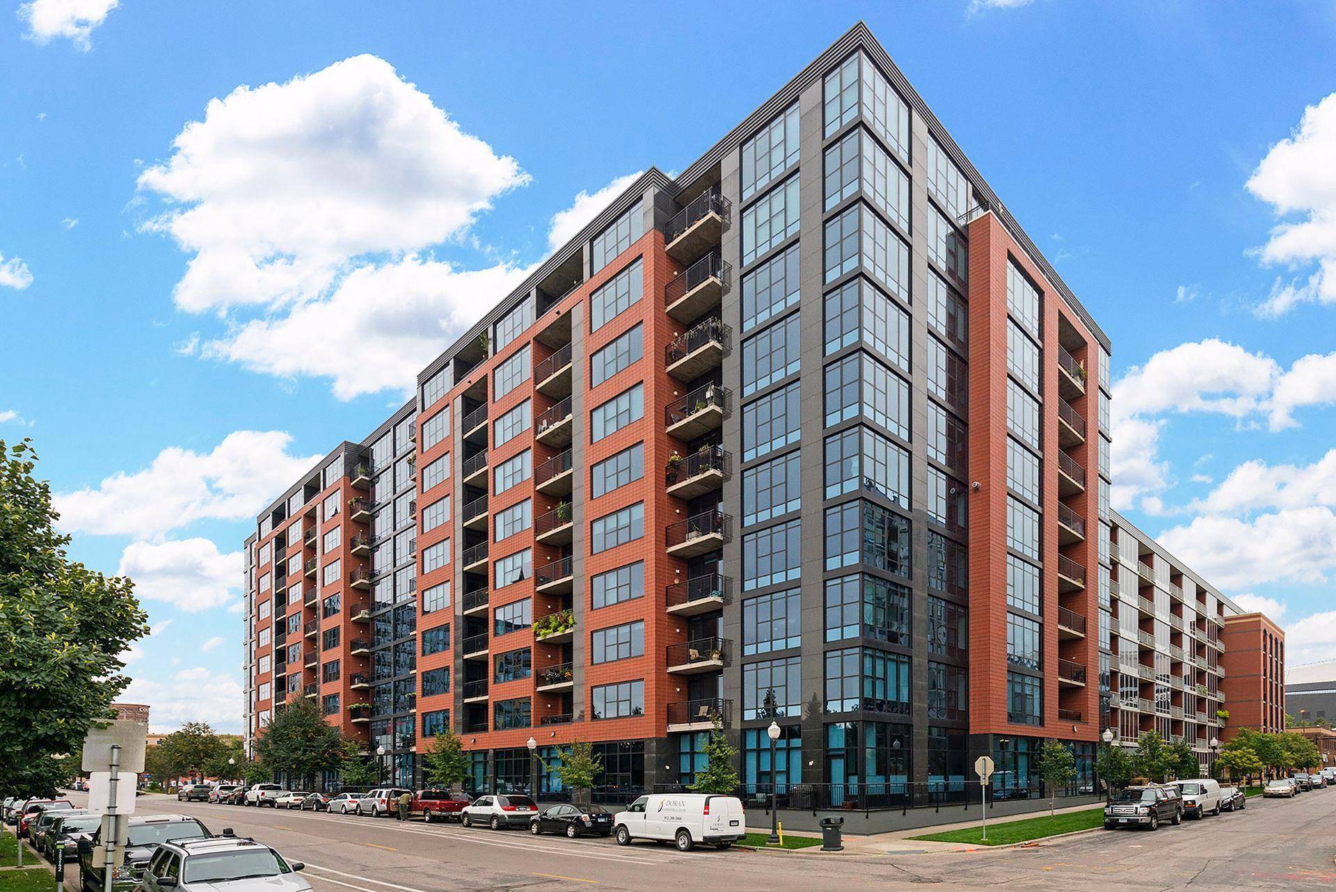 Minneapolis, MN 55415,215 10th AVE S #533