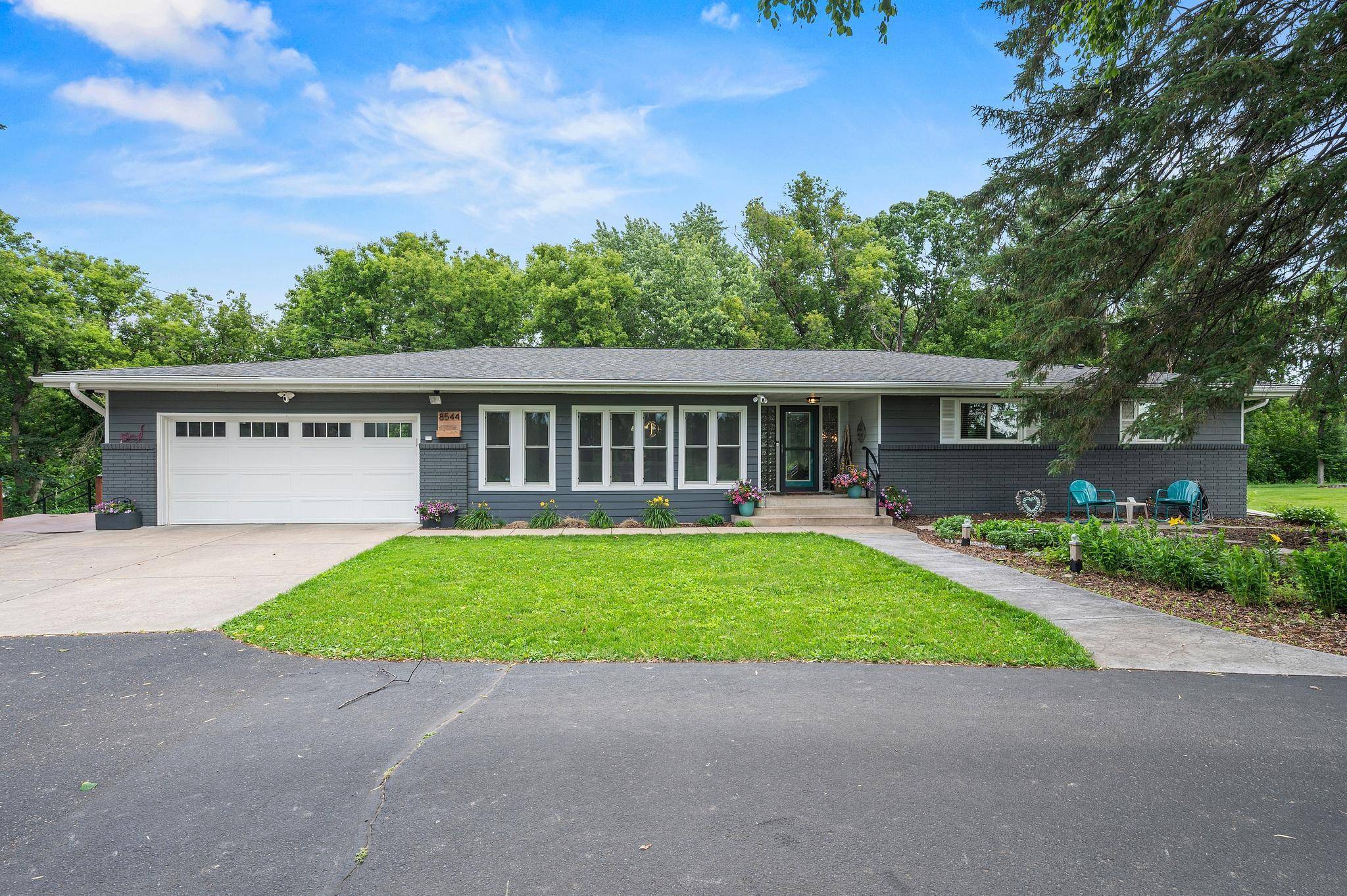 Lake Elmo, MN 55042,8544 Demontreville TRL N