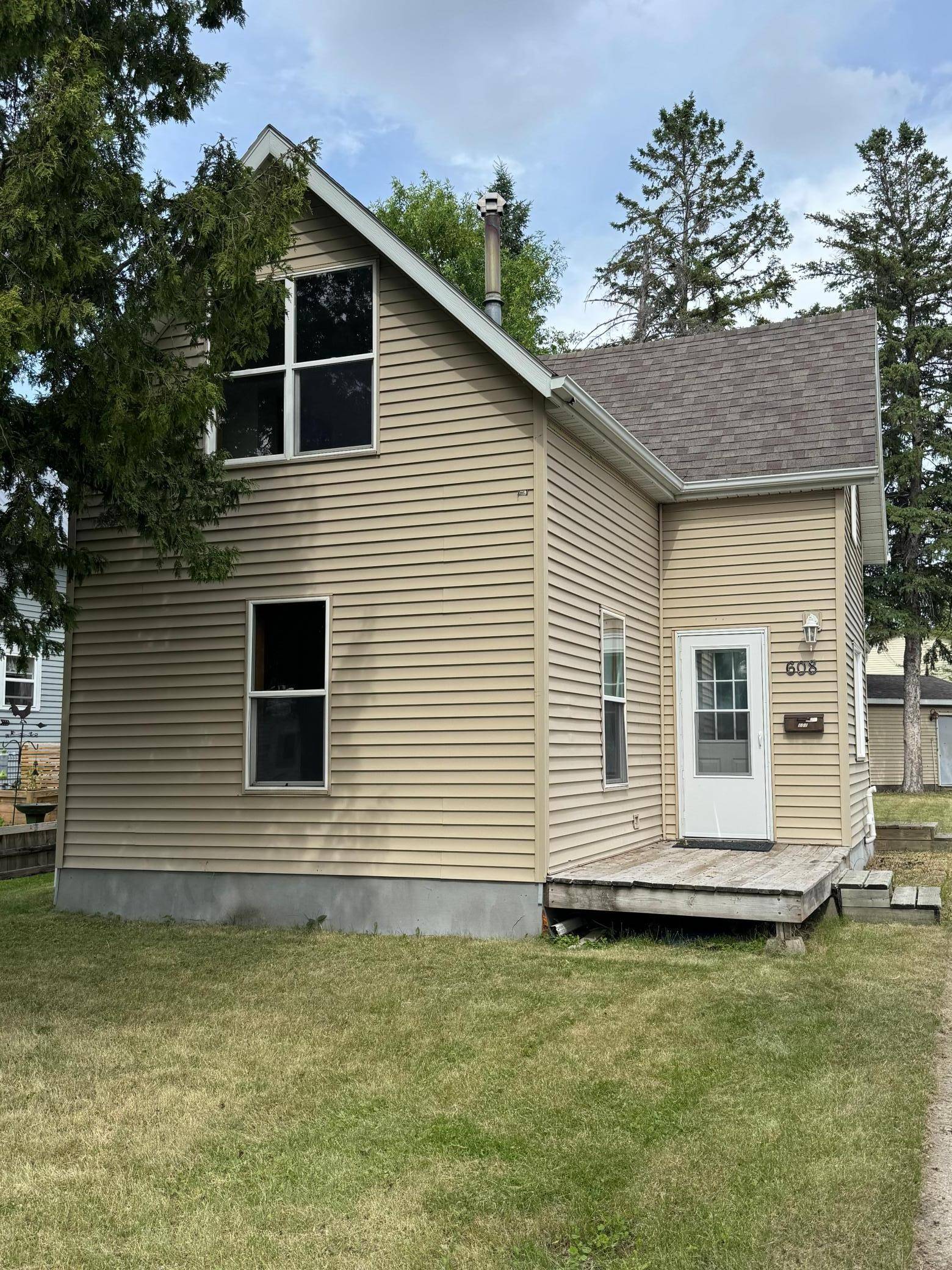 Thief River Falls, MN 56701,608 Duluth AVE N