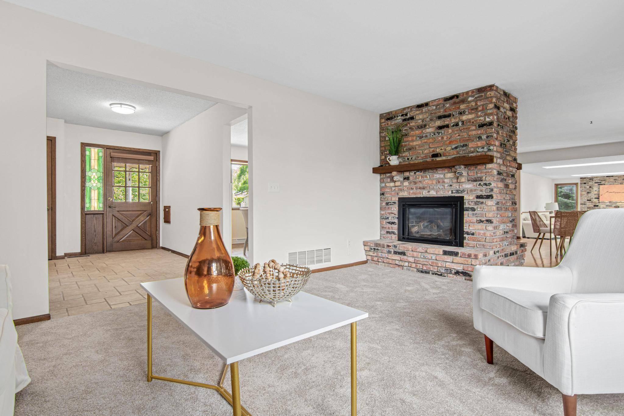 Mendota Heights, MN 55120,815 Hazel CT