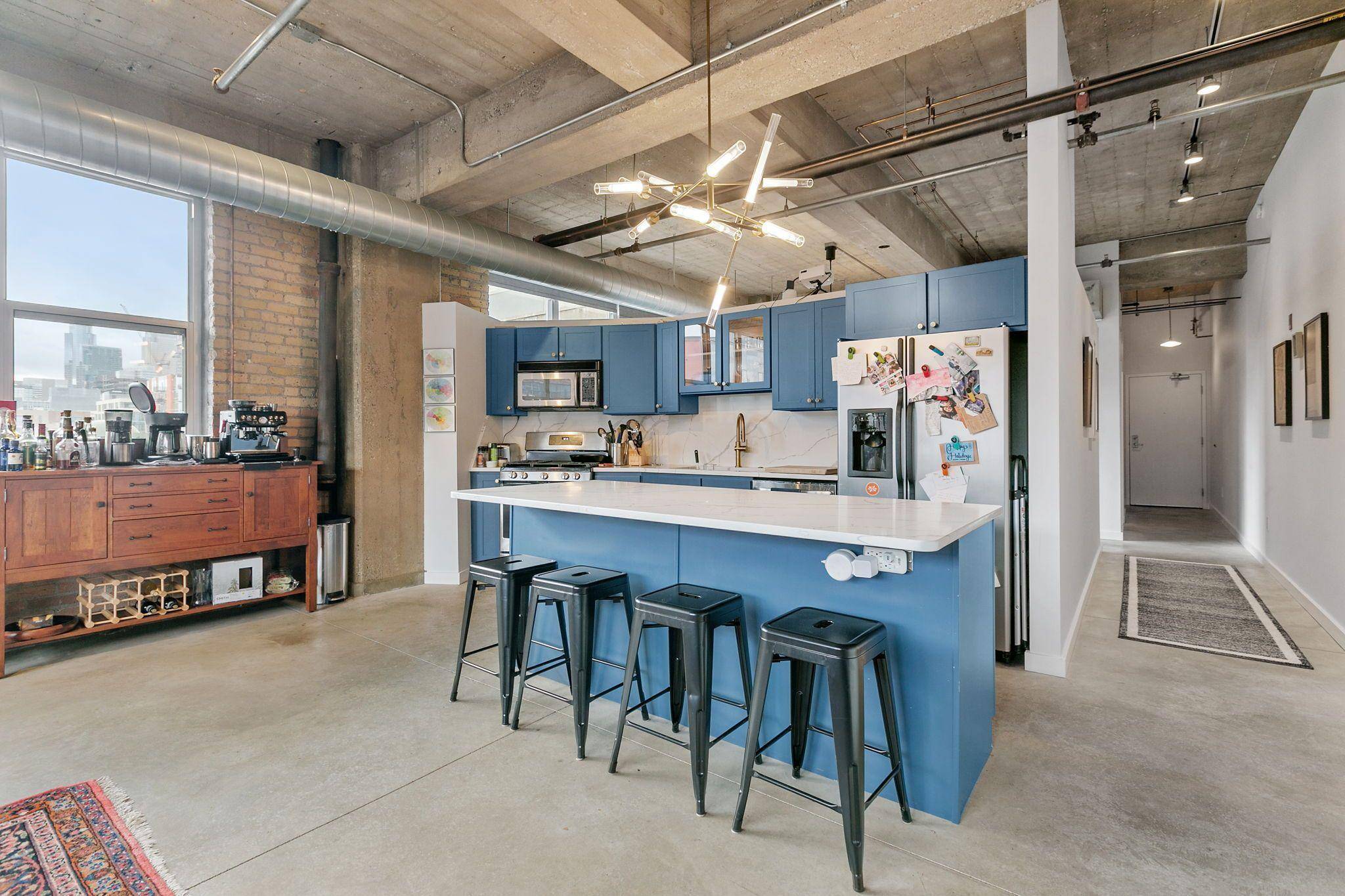 Minneapolis, MN 55401,901 N 3rd ST #408