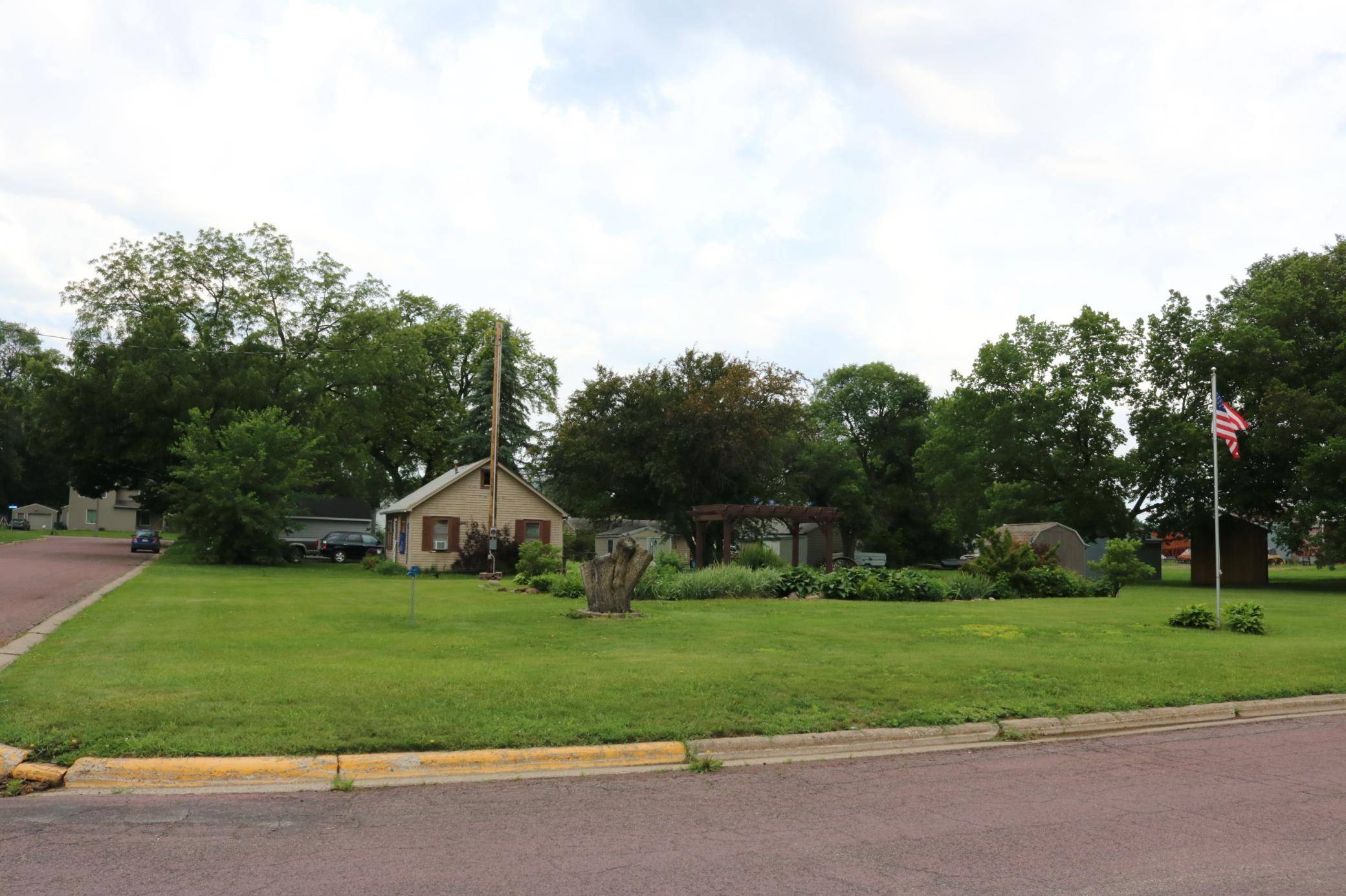 Sherburn, MN 56171,211 Delana ST