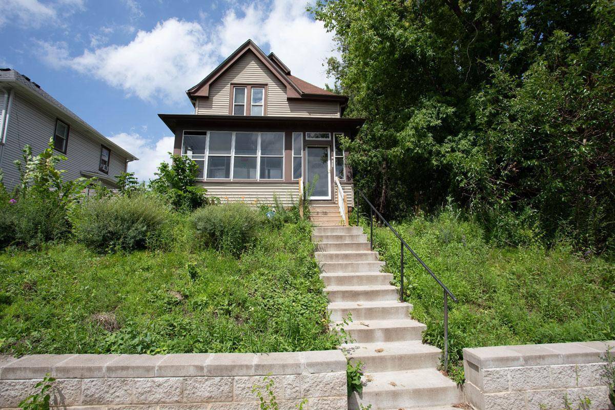 Saint Paul, MN 55106,1011 Minnehaha AVE E