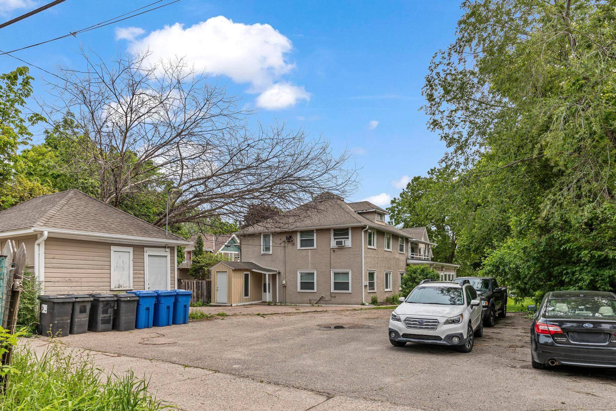 Minneapolis, MN 55409,3912 Blaisdell AVE