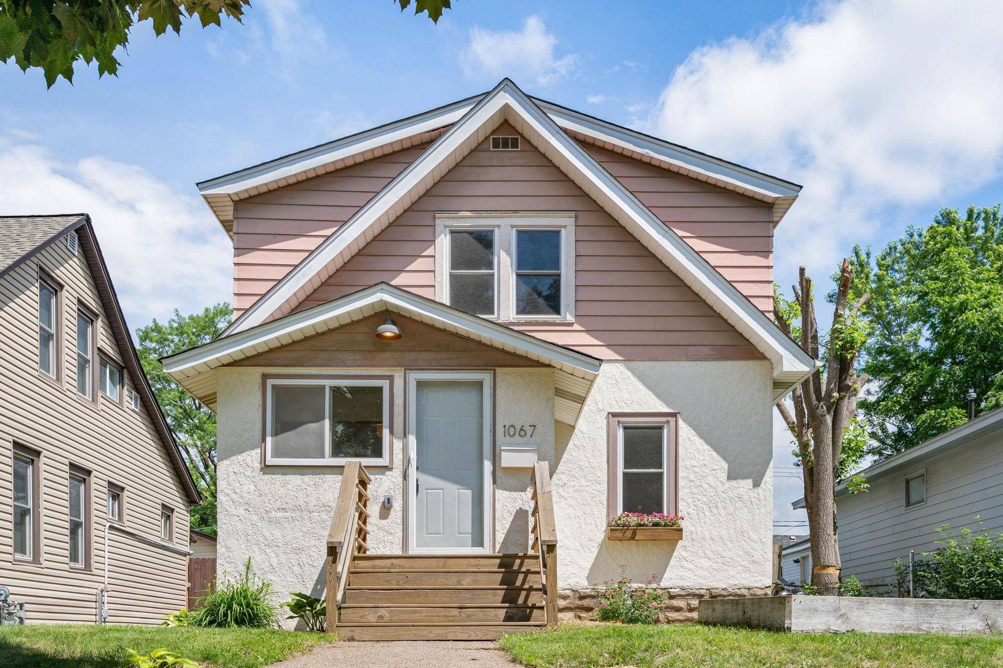 Saint Paul, MN 55104,1067 Van Buren AVE
