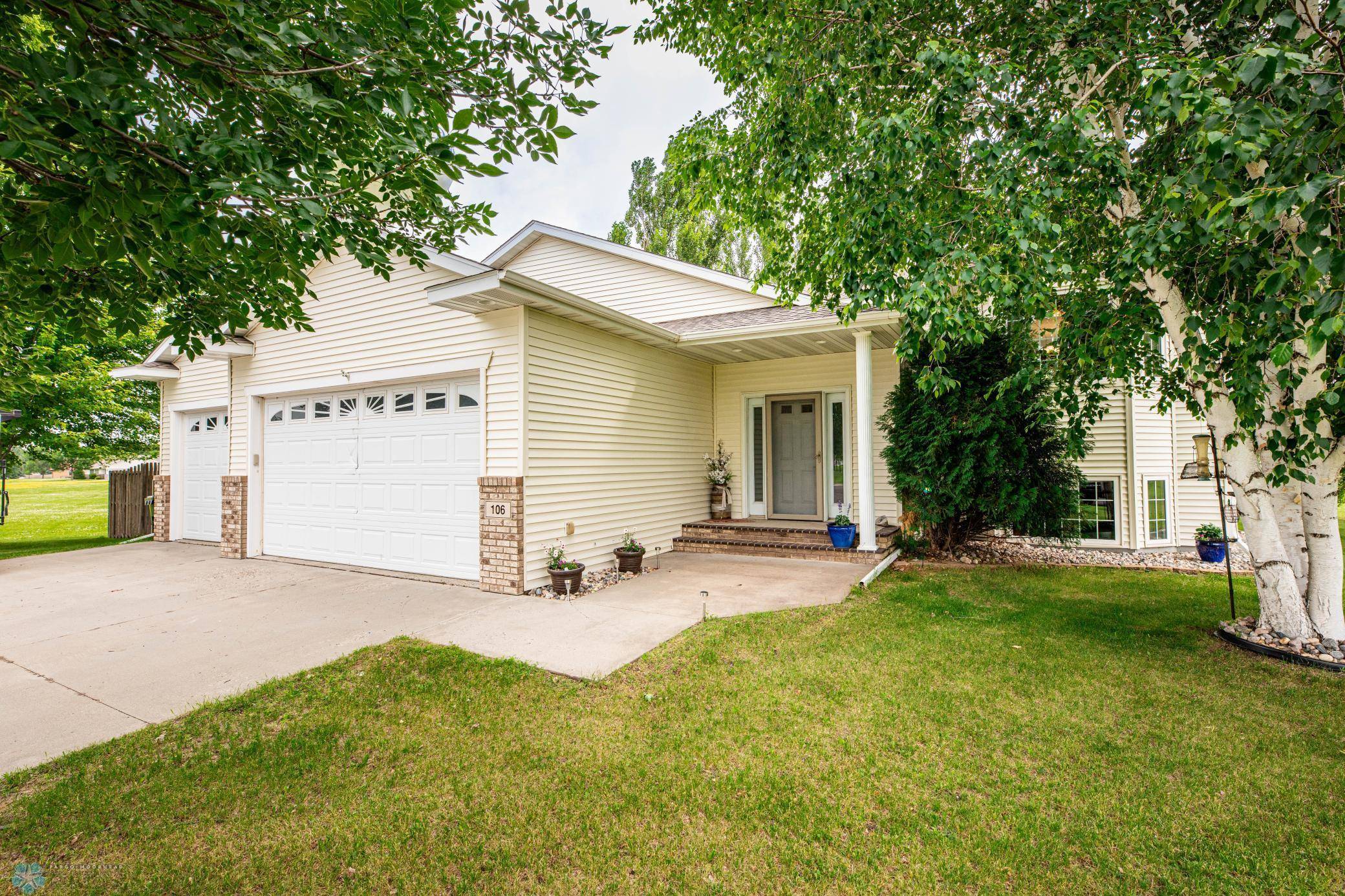 Barnesville, MN 56514,106 12th ST NE