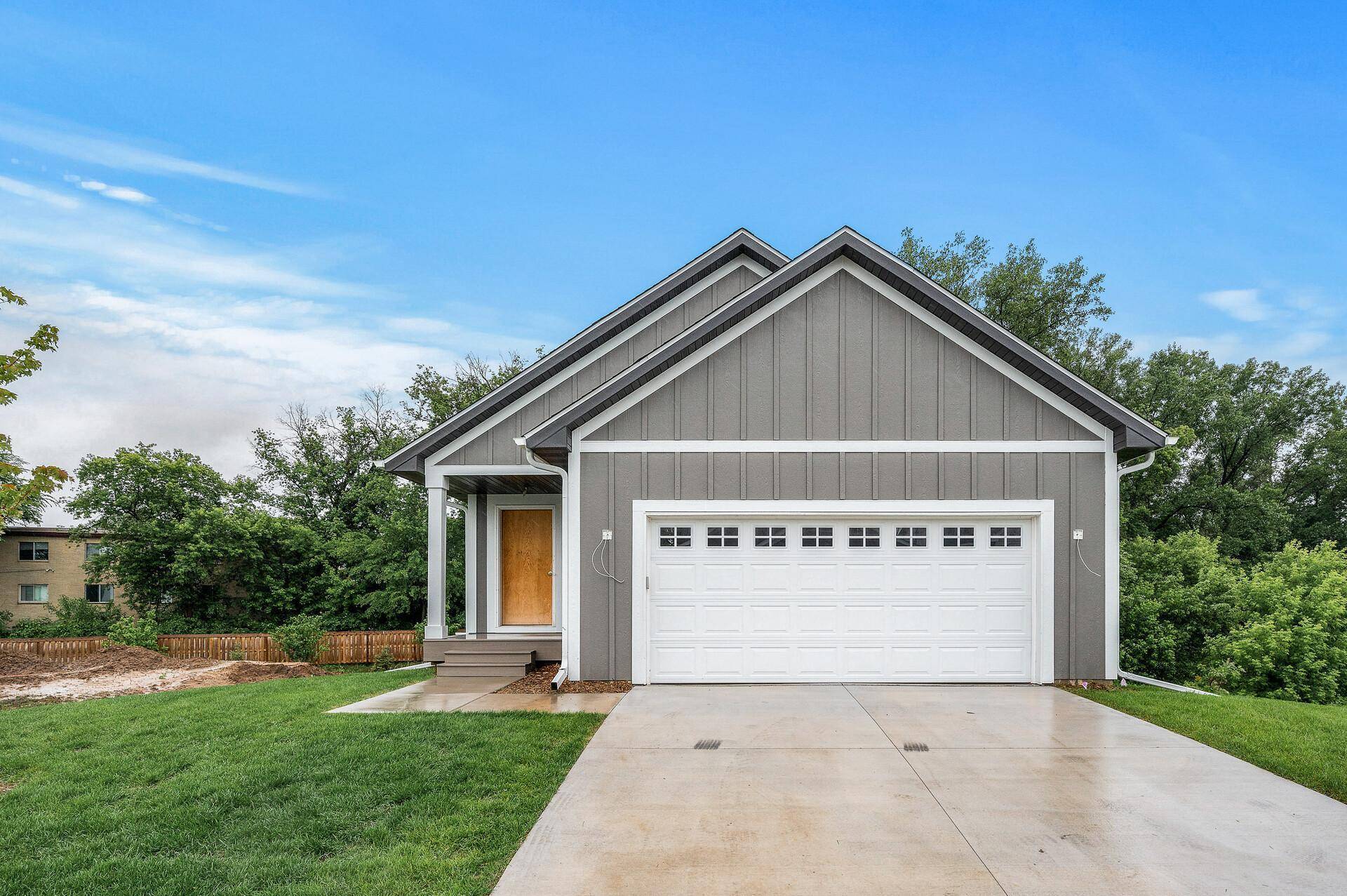 Roseville, MN 55113,230 Mccarrons PL W