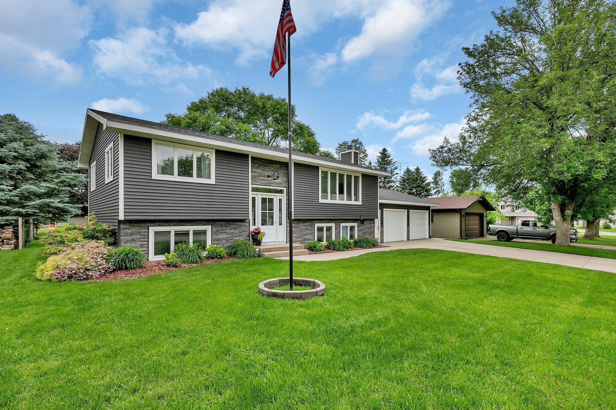 Clara City, MN 56222,915 4th ST NW