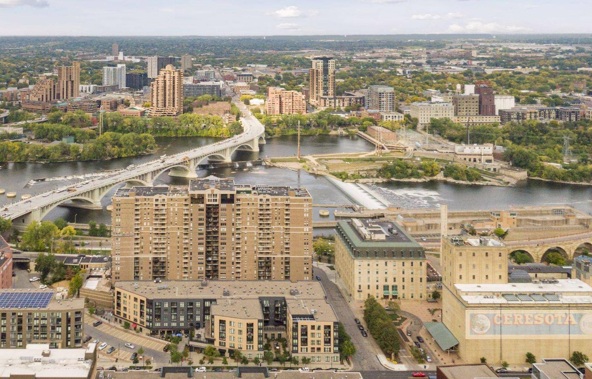 Minneapolis, MN 55401,401 S 1st ST #909